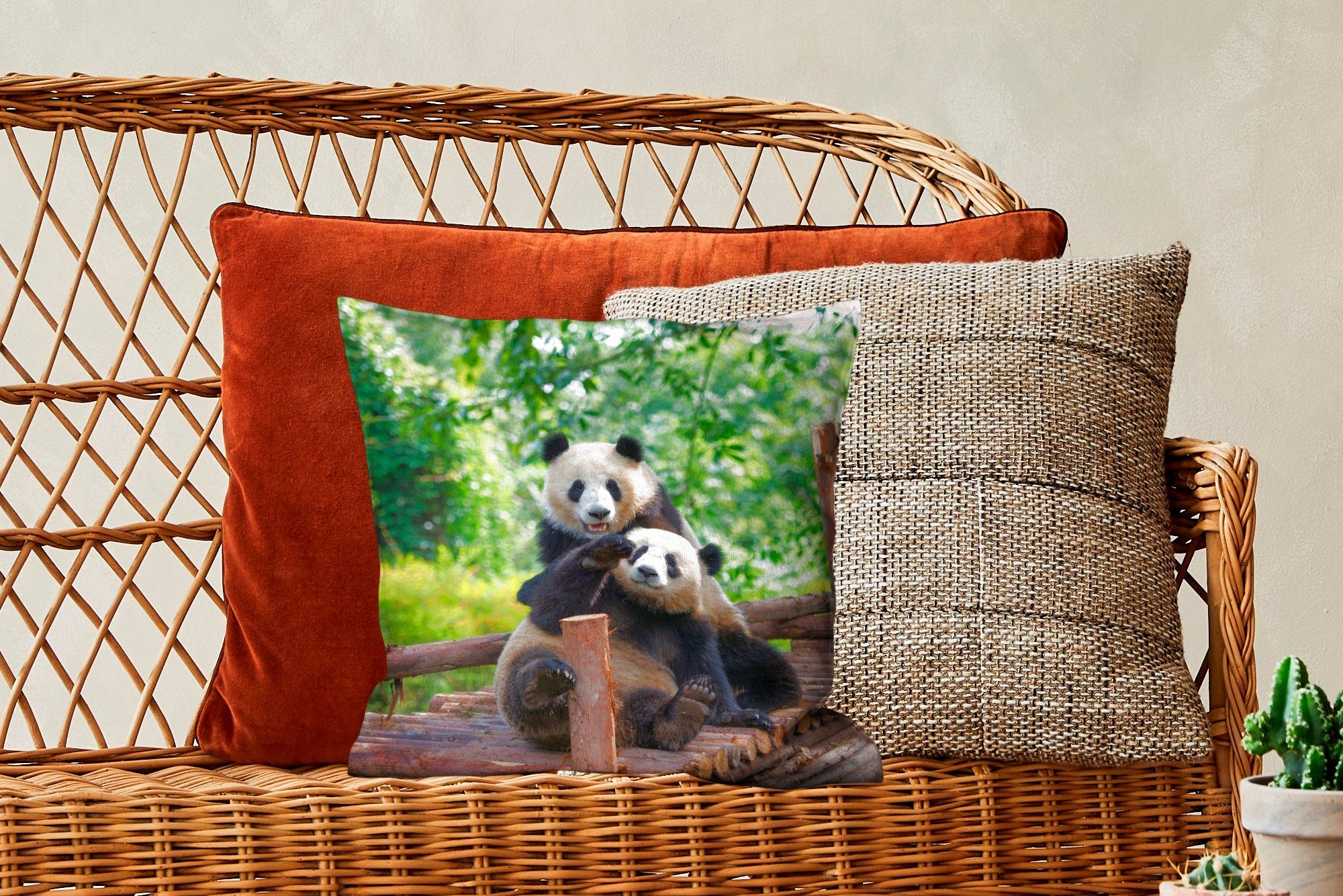 Sofakissen Brücke Füllung Schlafzimmer, - Panda mit Zierkissen Deko, Wohzimmer, Natur, - MuchoWow Dekokissen für