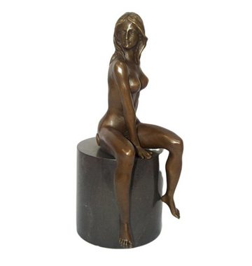 Linoows Dekoobjekt Bronzefigur, Edle erotische Bronze Skulptur, Bronze Figur: sitzender Weiblicher Akt signiert Milo