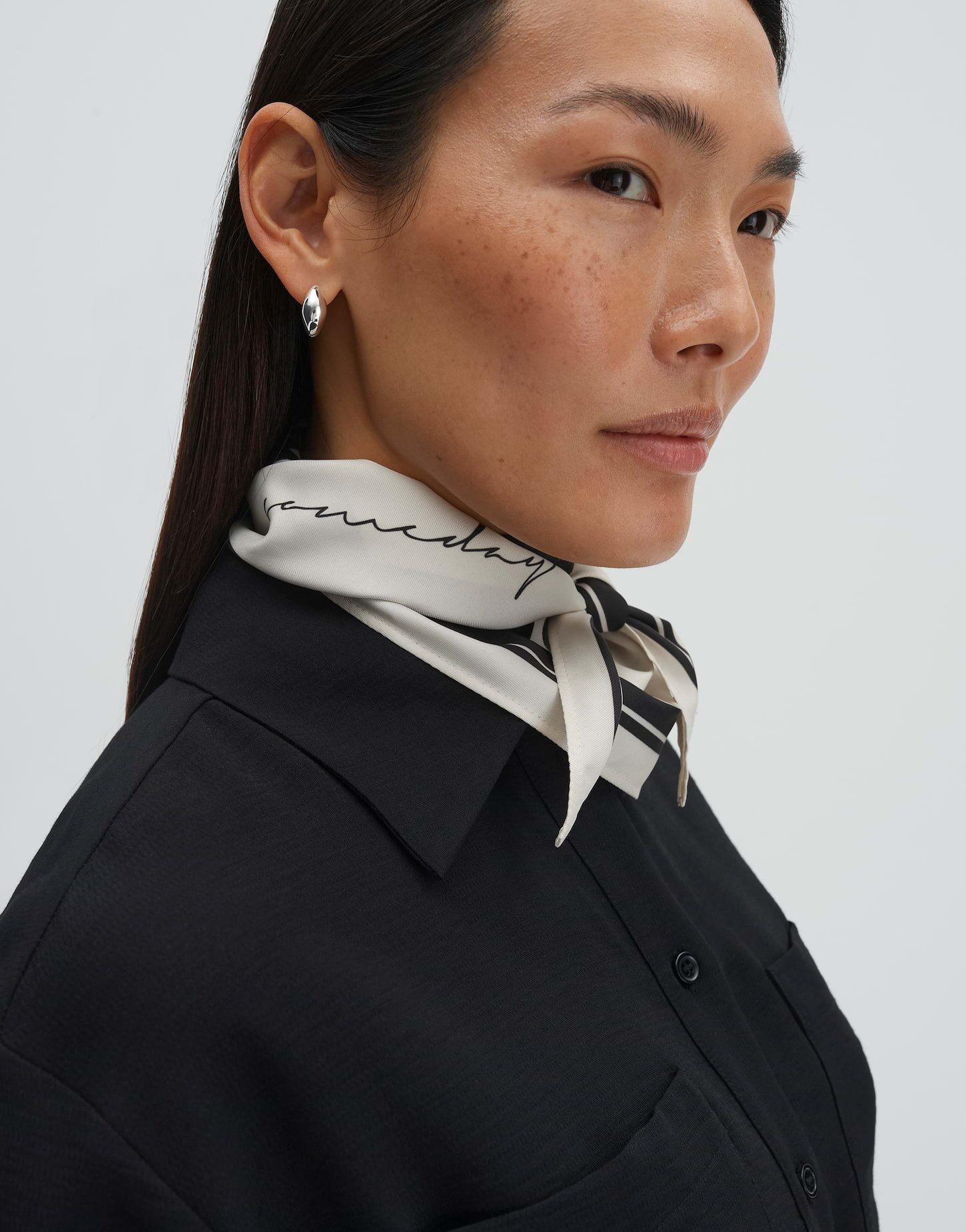 someday Halstuch Beyla scarf aus Satin mit floralem Print, Leichtes, schimmerndes Tuch für elegante Looks