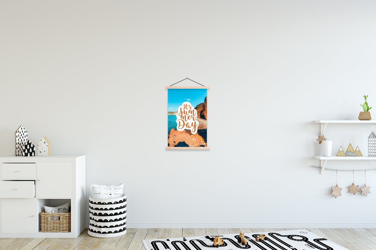 MuchoWow Poster Sommer - Felsen - Meer, (1 St), Posterleiste, Textilposter für Wohnzimmer, Bilderleiste, Magnetisch