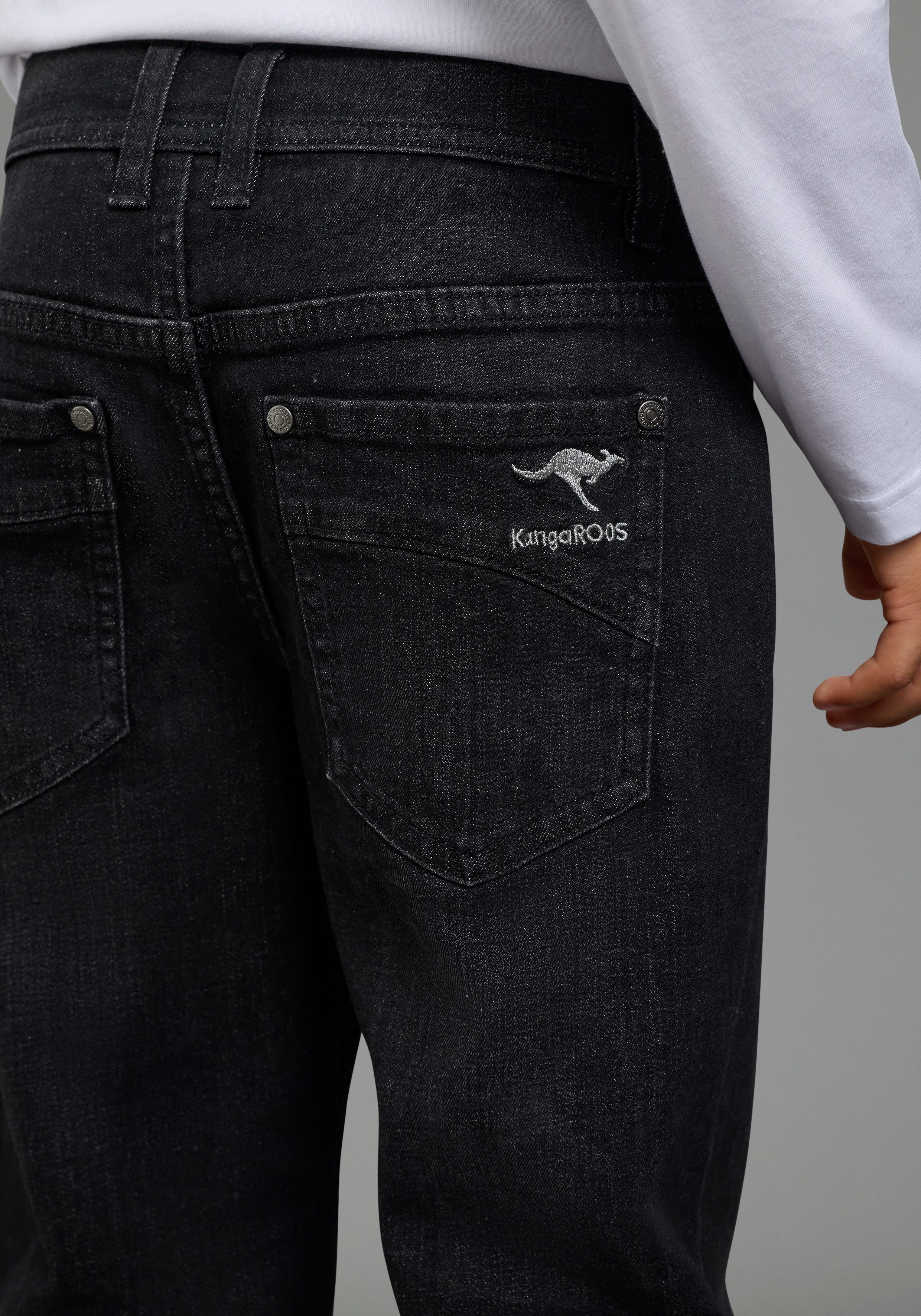 KangaROOS Loose-fit-Jeans Jeans mit weitem Bein, mit Logo-Stickerei