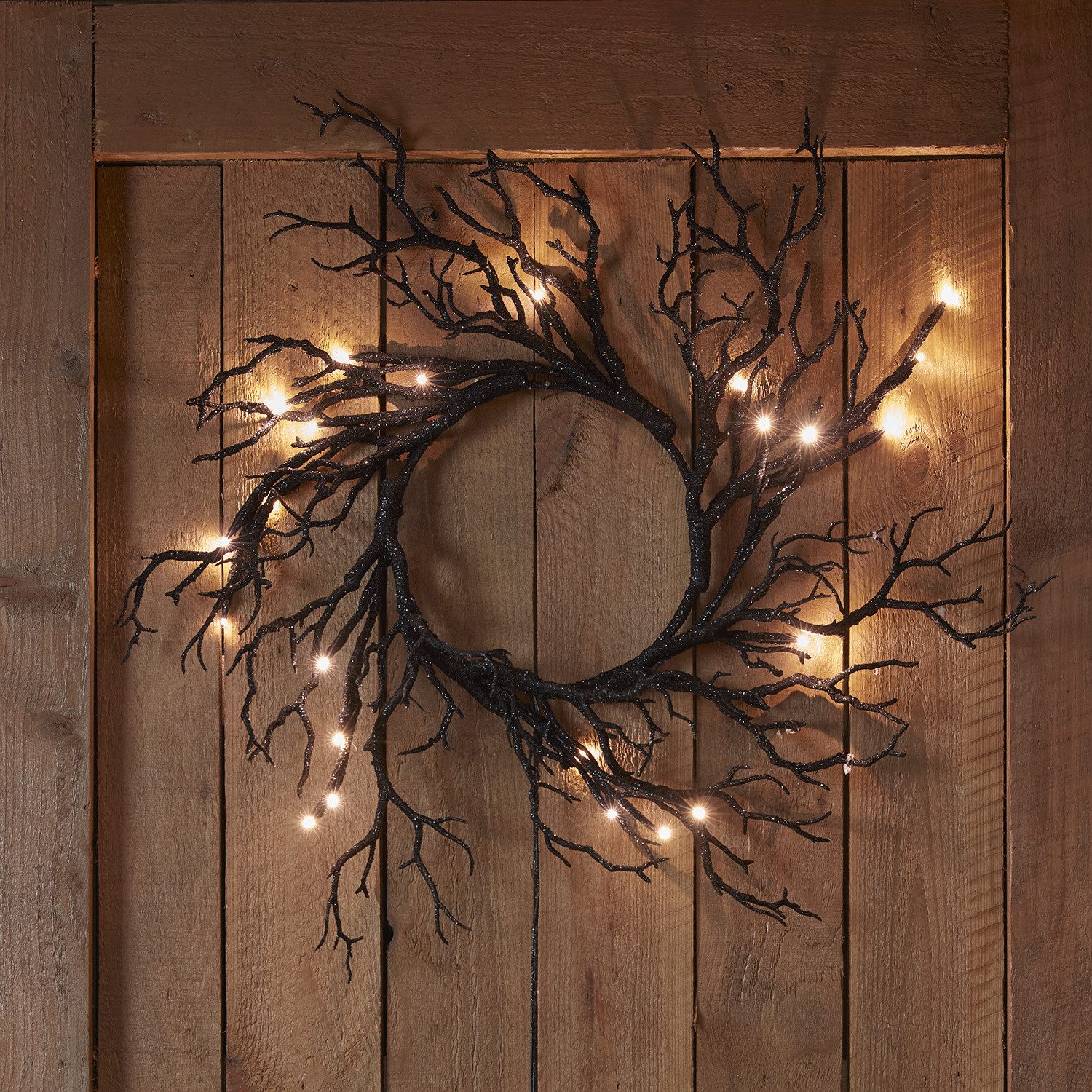 Lights4fun Dekokranz 40cm Halloweendeko Kranz schwarze Äste mit Beleuchtung
