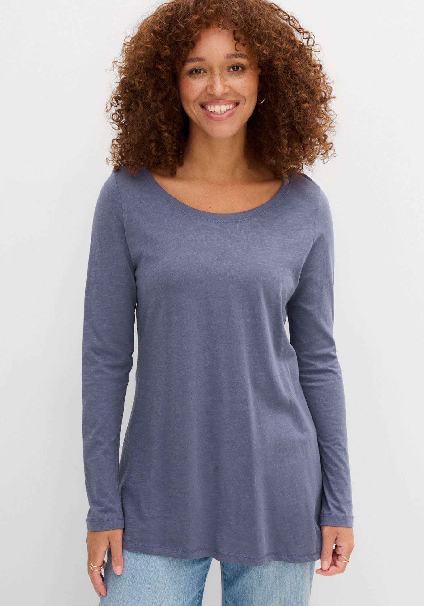 bonprix Langarmshirt lockere Passform, Langarm-Design, abgerundeter Saum, aus Baumwolle