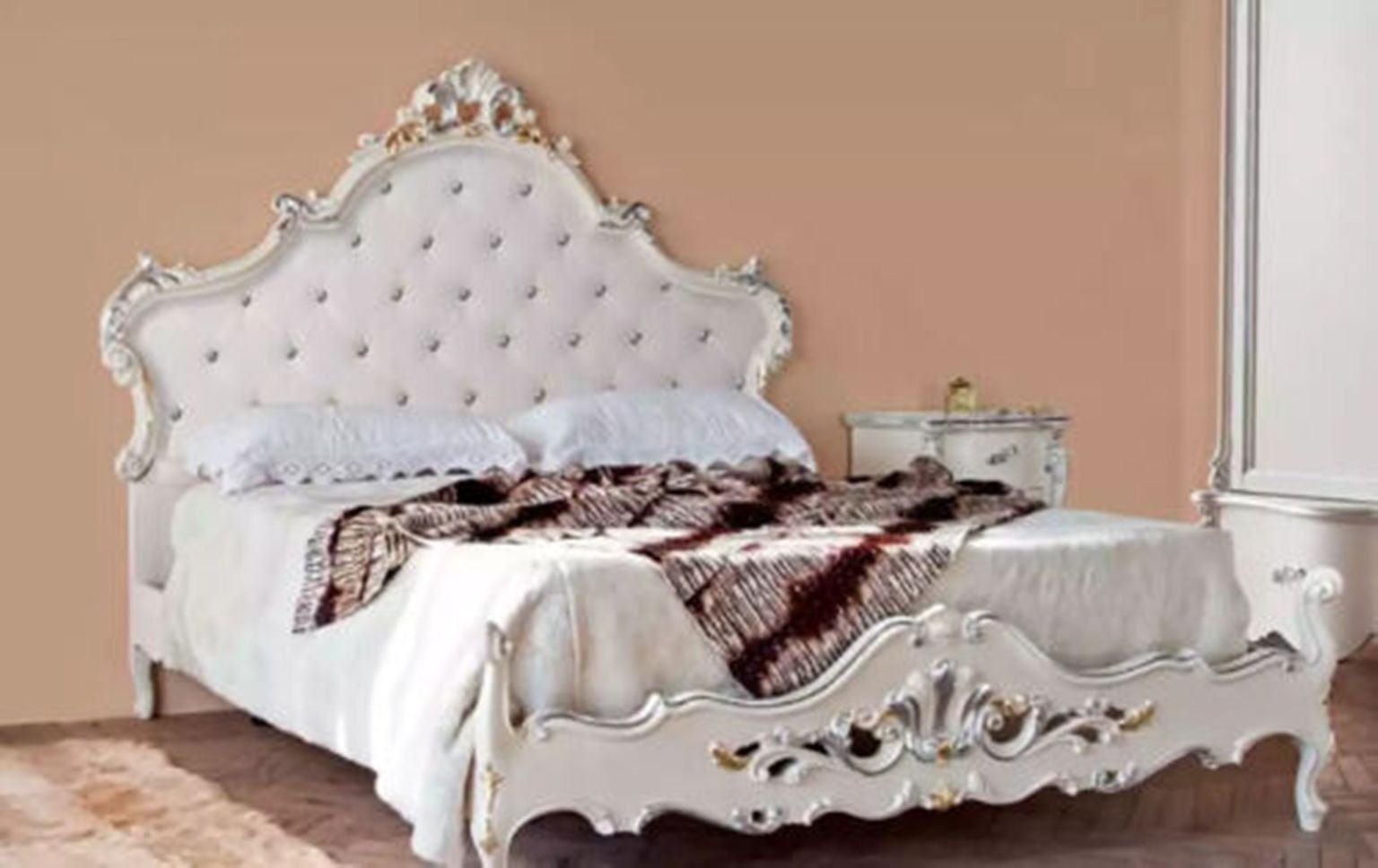 JVmoebel Bett Chesterfield Bett Polster Design Luxus Doppel Betten Holz Möbel (1-tlg., Nur Bett), Made in Italy