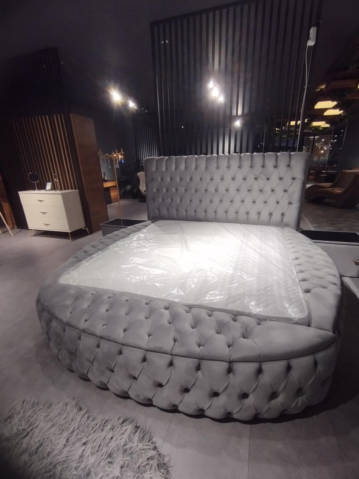 Xlmoebel Rundbett Rundes Chesterfield-Bett in elegantem Design für Schlafzimmer (Rund Bett), Hergestellt in Europa