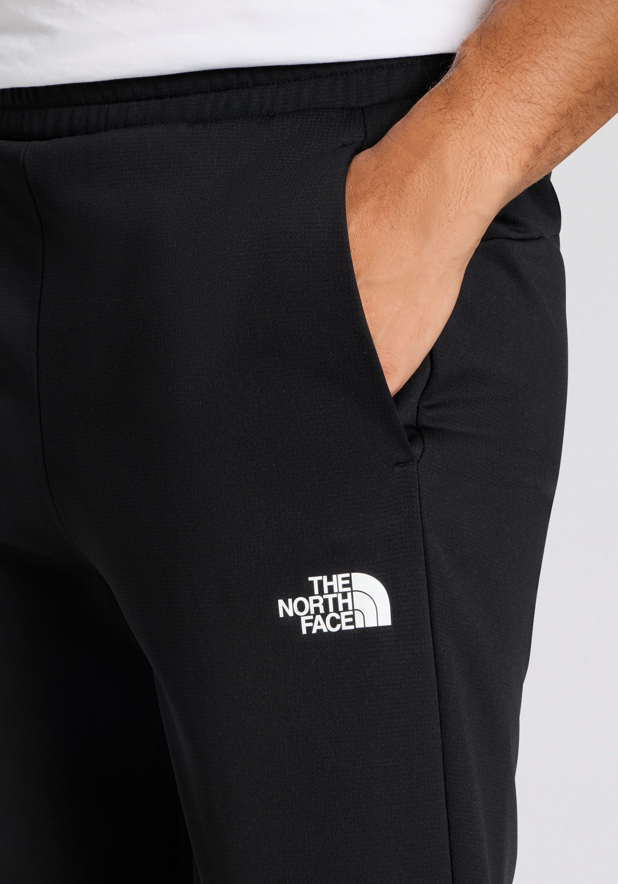 The North Face Funktionshose M REAXION 2.0 JOGGER für vielseitige sportliche Aktivitäten, aus Polyester
