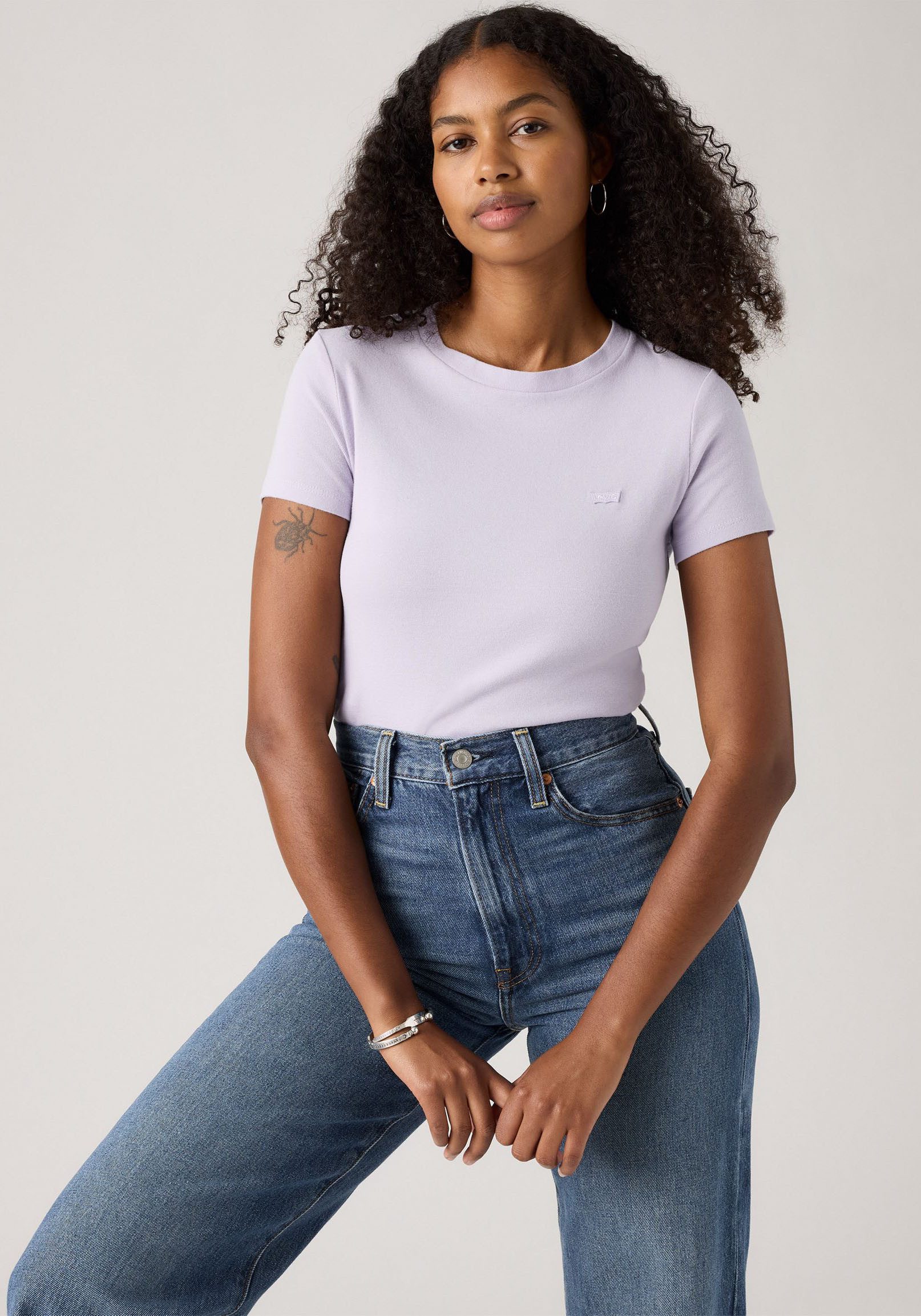 Levi's® T-Shirt ESSENTIAL HM SS TEE Taillierter Schnitt günstig online kaufen