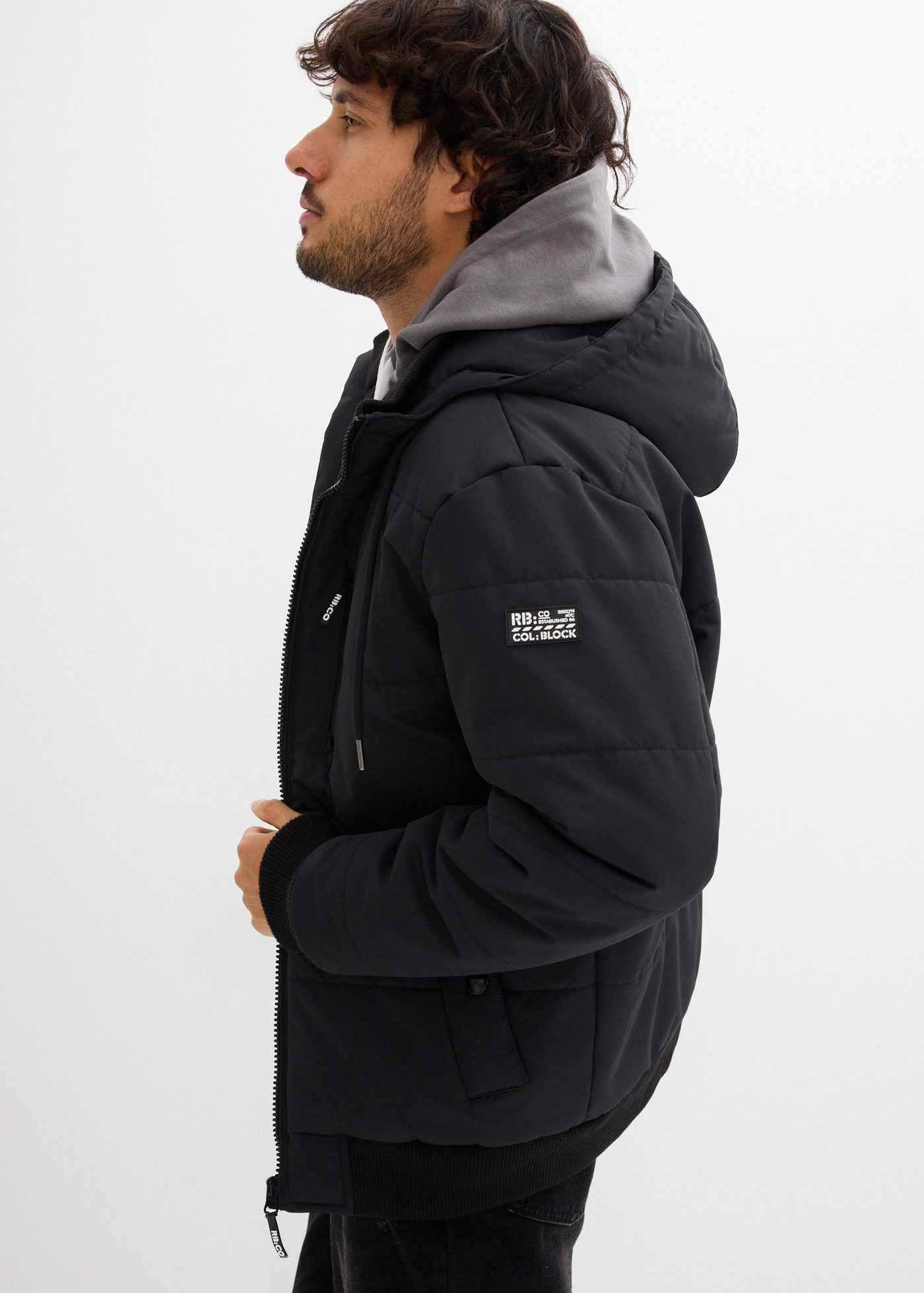 bonprix Steppjacke mit wärmender Wattierung, Regular Fit, mit Stehkragen und Kapuze