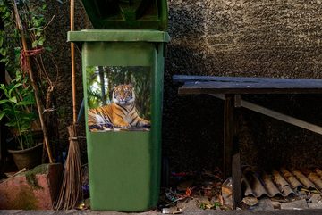 MuchoWow Wandsticker Tiger - Tiere - Wald - Dschungel (1 St), Mülleimer-aufkleber, Mülltonne, Sticker, Container, Abfalbehälter