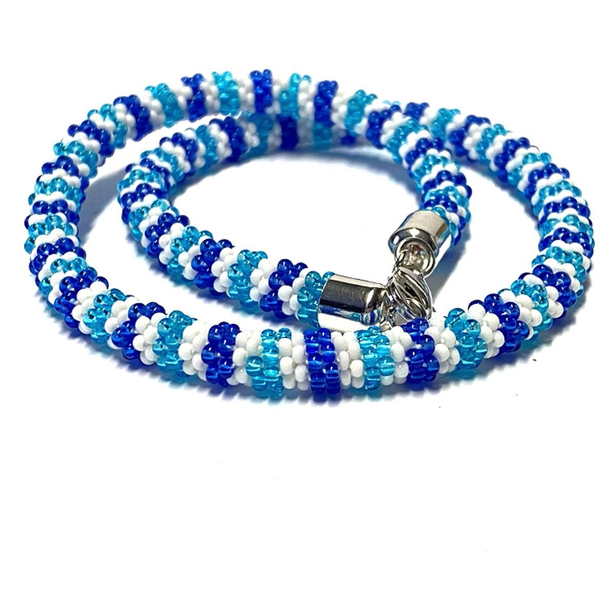 Kette ohne Anhänger tolle Häkelkette blau / weiß mit 925 Silber Verschluß 43 cm Handarbeit