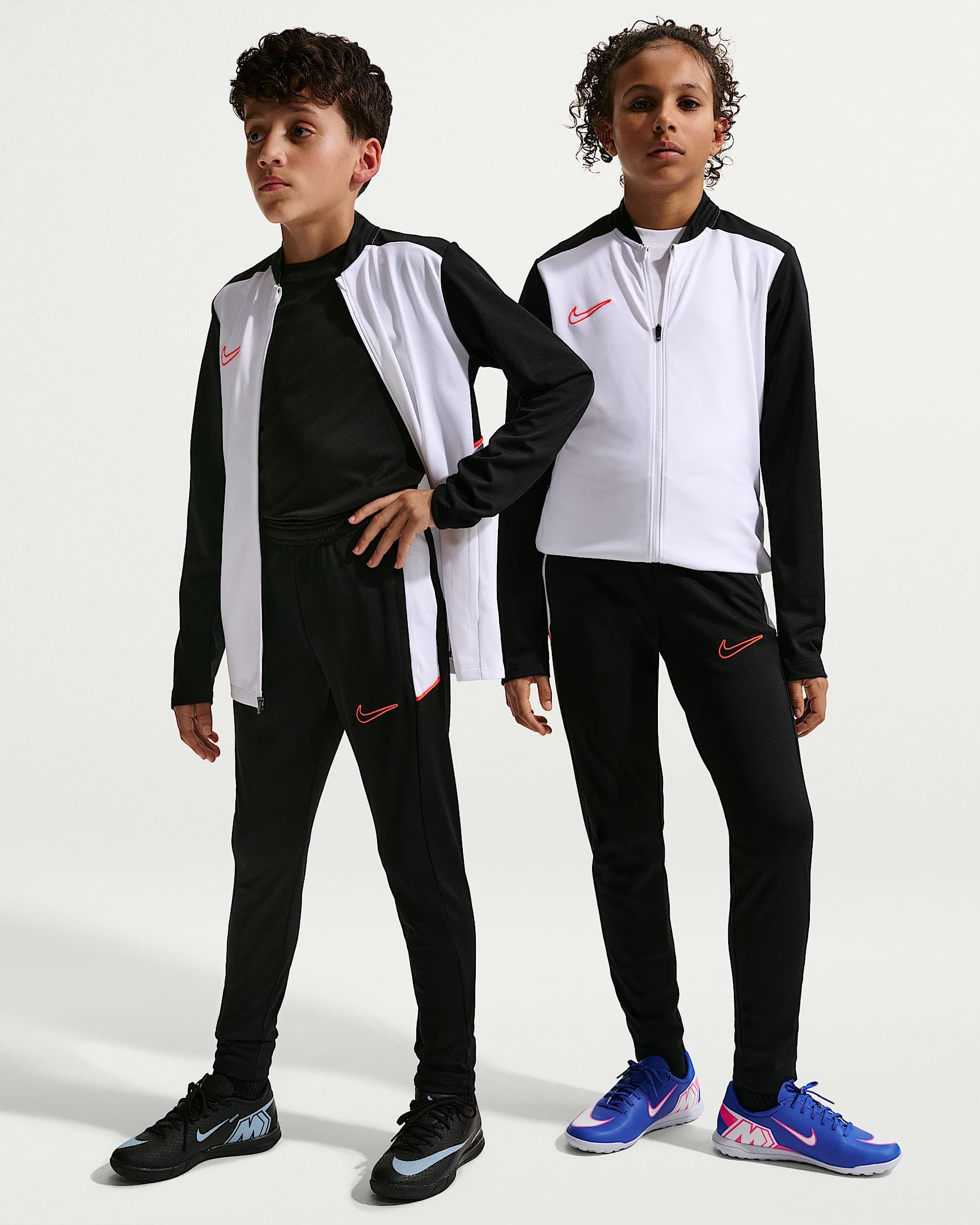 Nike Trainingsanzug Nike Academy Big Kids' Dri-FIT Soccer Tracksuit, Für Kinder und Jugendliche
