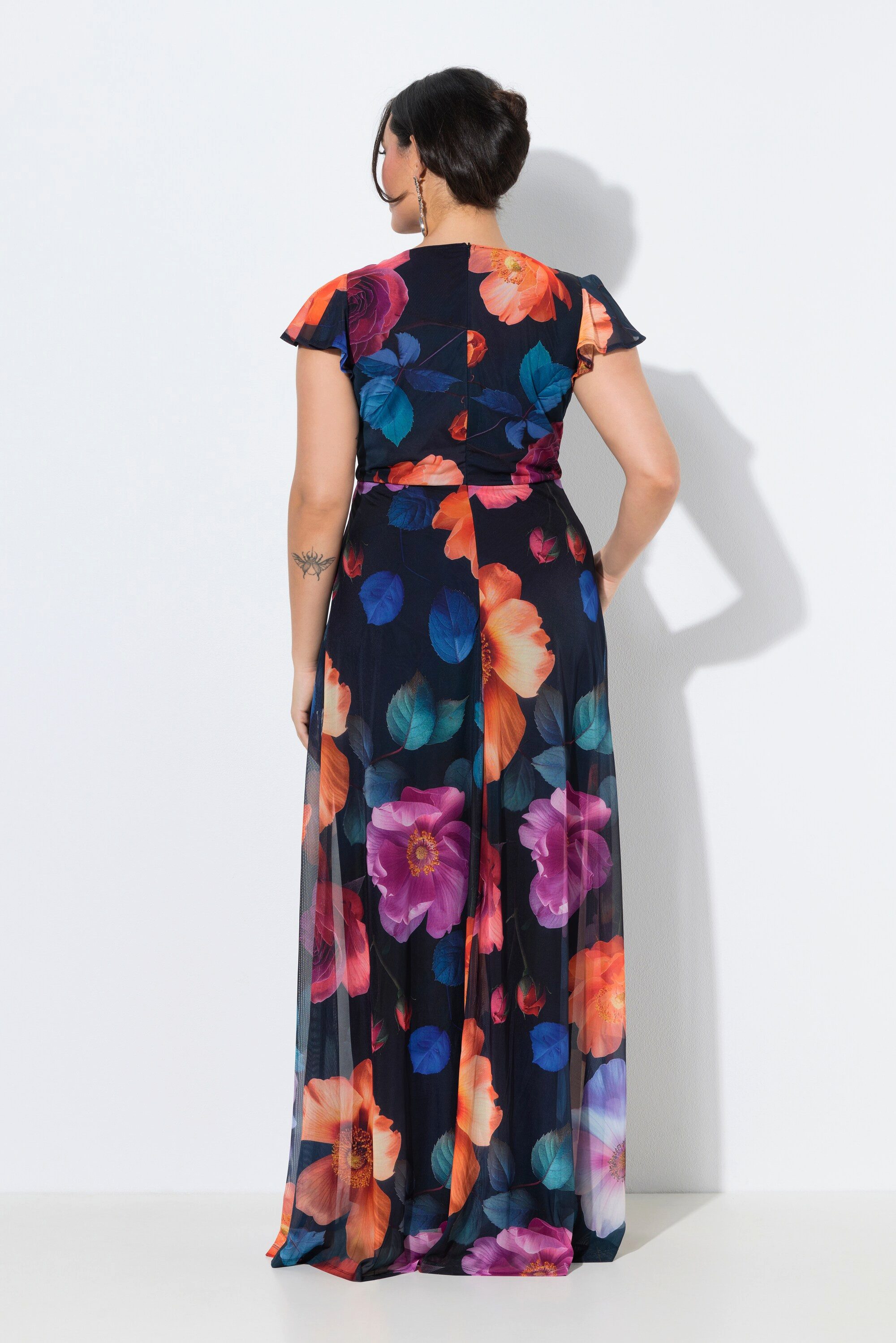 Ulla Popken Funktionshose Jumpsuit doppellagig V-Ausschnitt Cup-Ärmel
