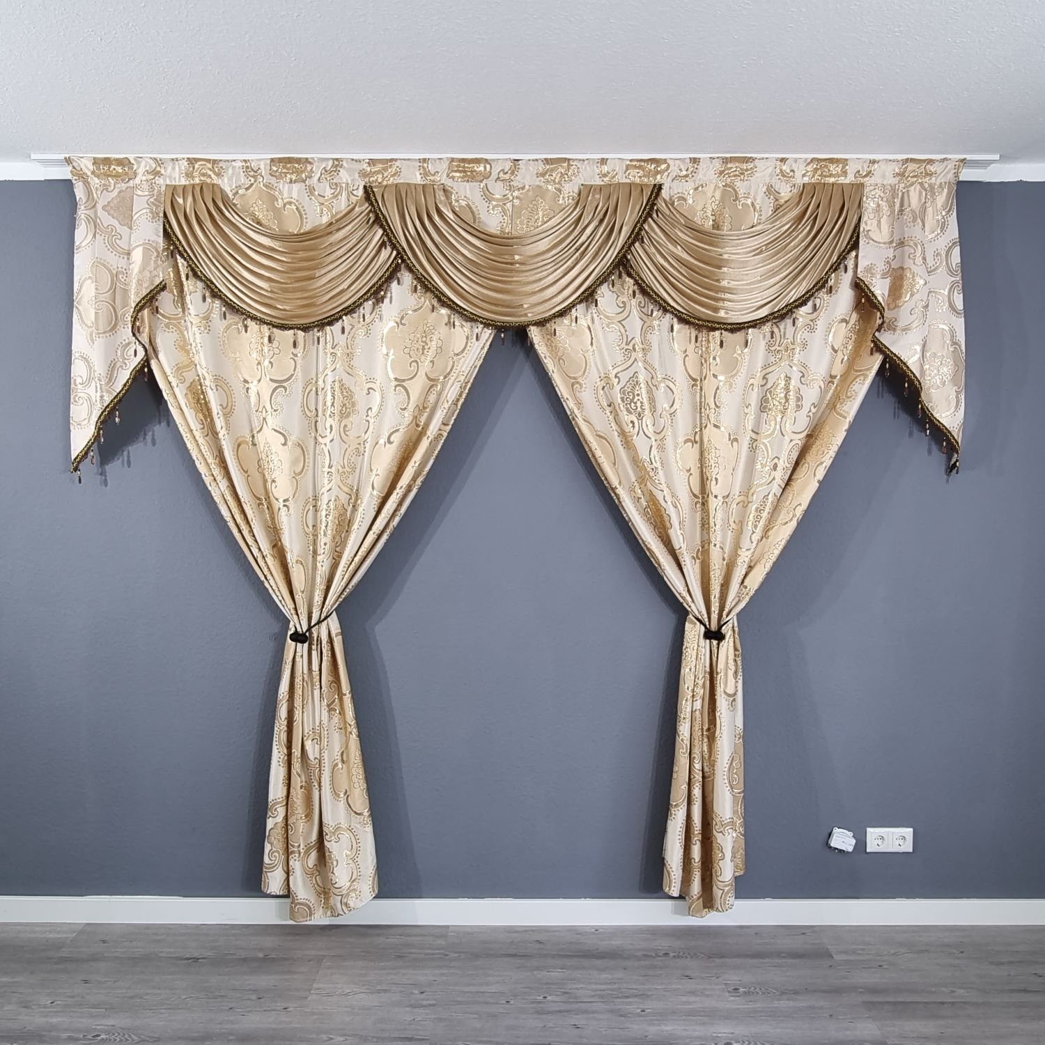 Gardinen by Justyna Verdunkelungsvorhang Barock Gardine Beige, Kräuselband, blickdicht, Polyester, Verdunkelung,Kräuselband,Verdunkelt,Barock Stil,Orientalisch  – Bild 4 von 5