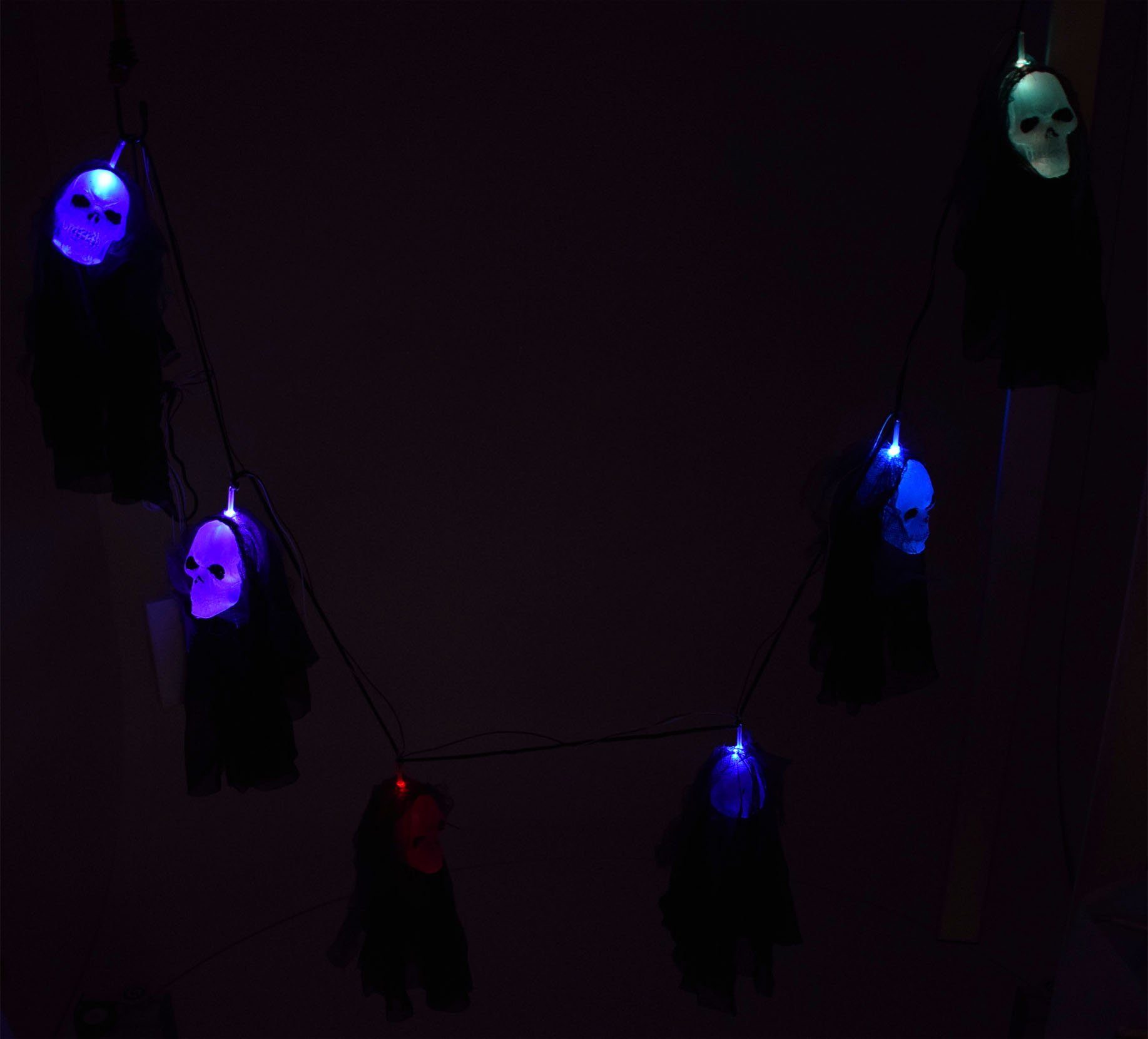 6 F.I.G. - verschiedenen Dekoobjekt Lichterkette in Halloween Farben Leuchtet Dekoration Geister (1,80m),