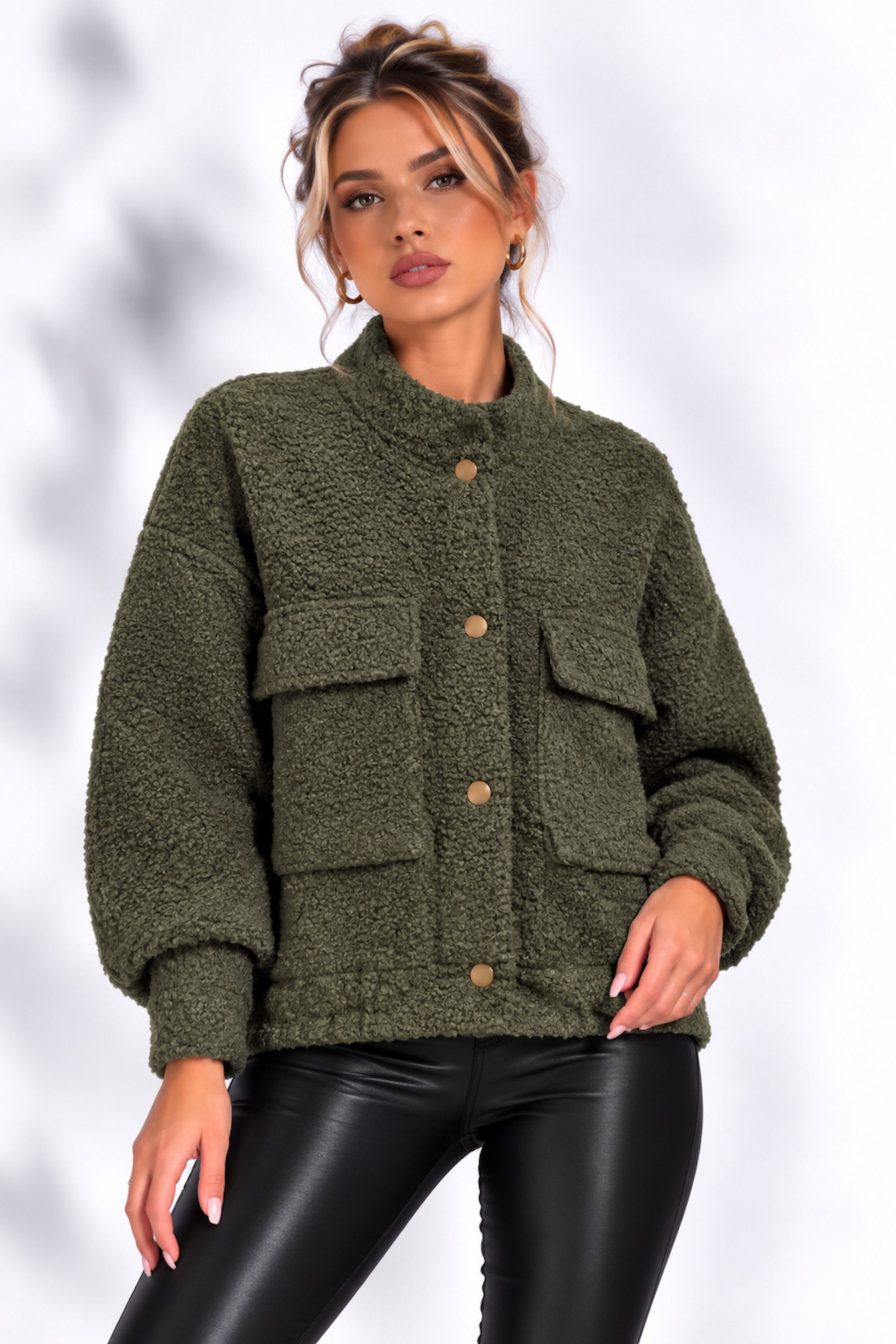 Worldclassca Fellimitatjacke Worldclassca Übergangsjacke oversize Blouson mit Knopf Teddy Jacke Neue Kollektion - Stilvolle und gemütliche Mode für Damen