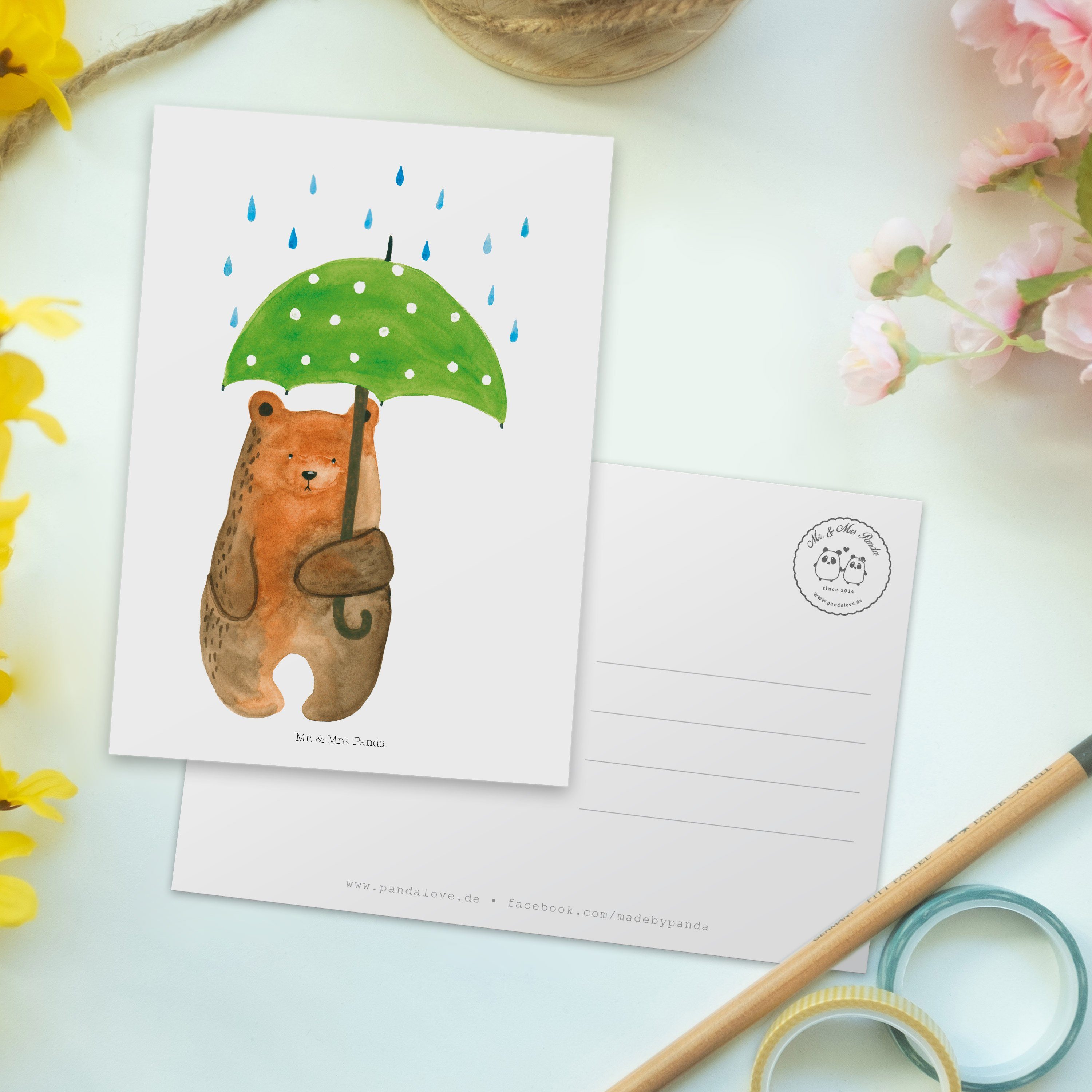 Geschenk, Postkarte mit Ansichtskarte - - Weiß Mr. Panda Mrs. & Geschenkkarte, Bär Regenschirm
