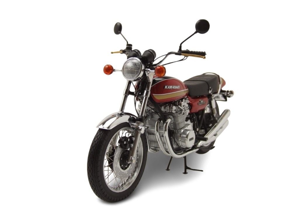 Minichamps Modellmotorrad Kawasaki 900 Z1 Super 4 1972 rot braun, Maßstab 1:12