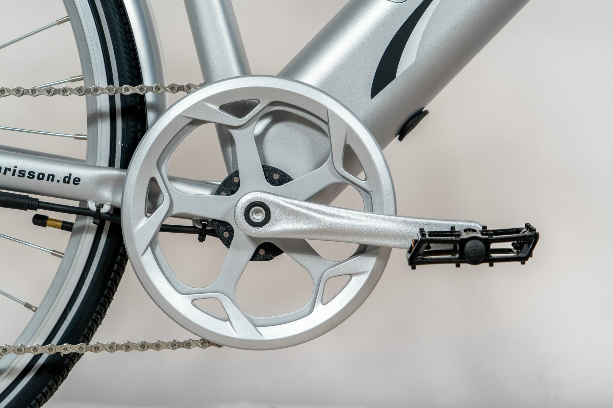 Chrisson E-Bike Touren Bike Ertos28 Silver Matt 28" 506 Wh Diamant, 8 Gang Shimano Shimano Acera 11-28T Schaltwerk