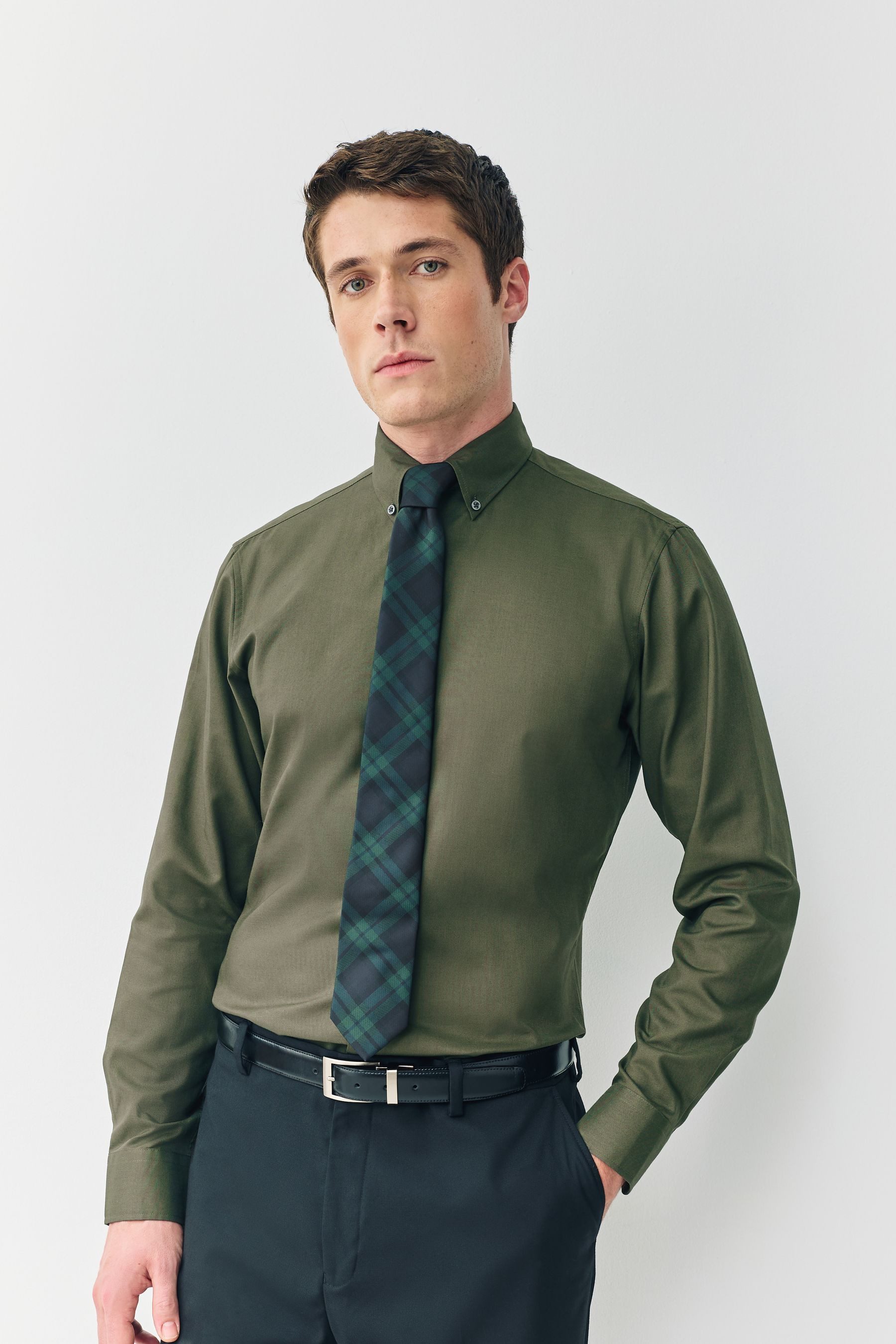 Next Langarmhemd Festliches Slim Fit Hemd und Krawatte im Set (2-tlg)