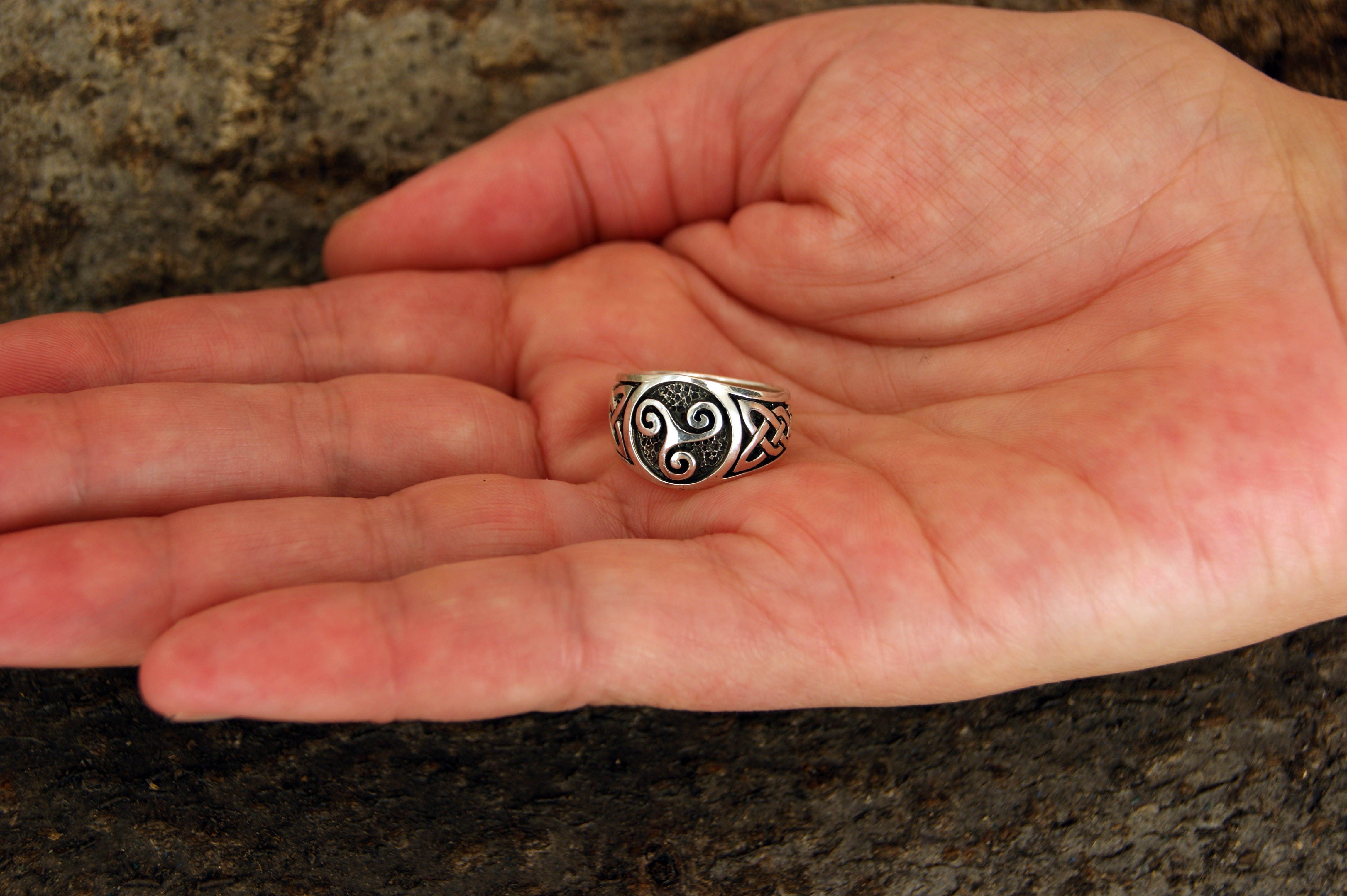 Kiss of Leather Fingerring Ring Fingerring Triskele 925 Sterling Silber Gr. 52-74