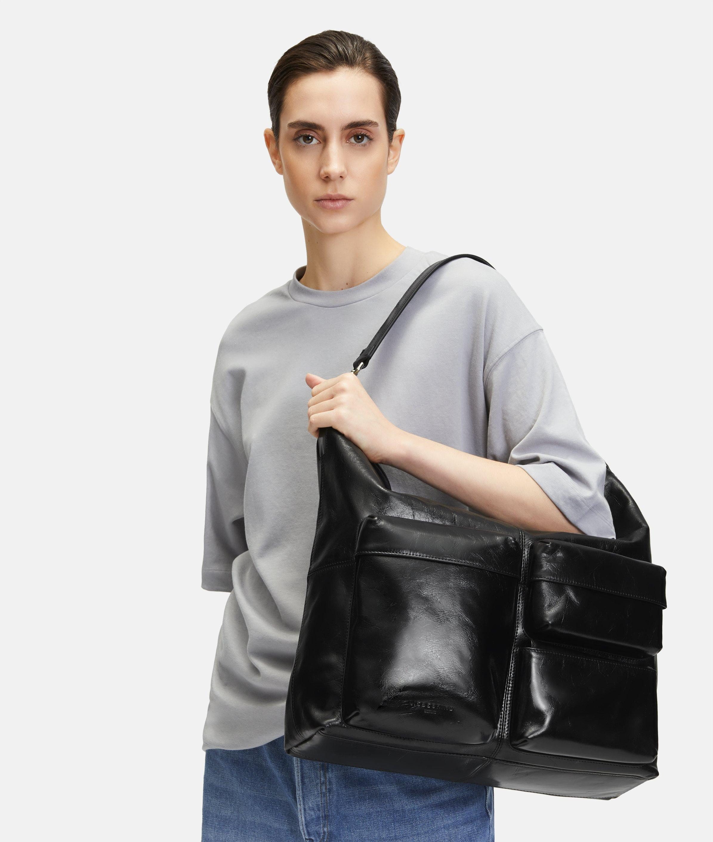 Liebeskind Berlin Schultertasche Hobo, Große Handtasche aus Lackleder
