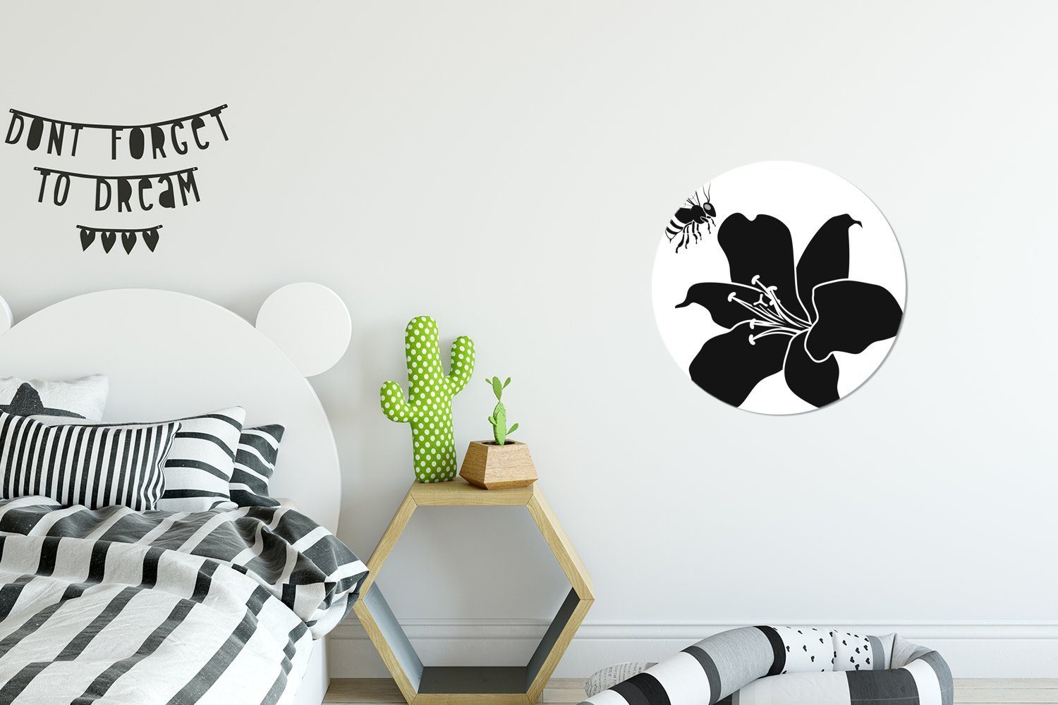 Wandsticker Rund, Tapetenkreis Lilie schwarz-weiße Eine (1 St), mit Tapetenaufkleber, einer Biene Illustration Kinderzimmer, einer für MuchoWow Wohnzimmer