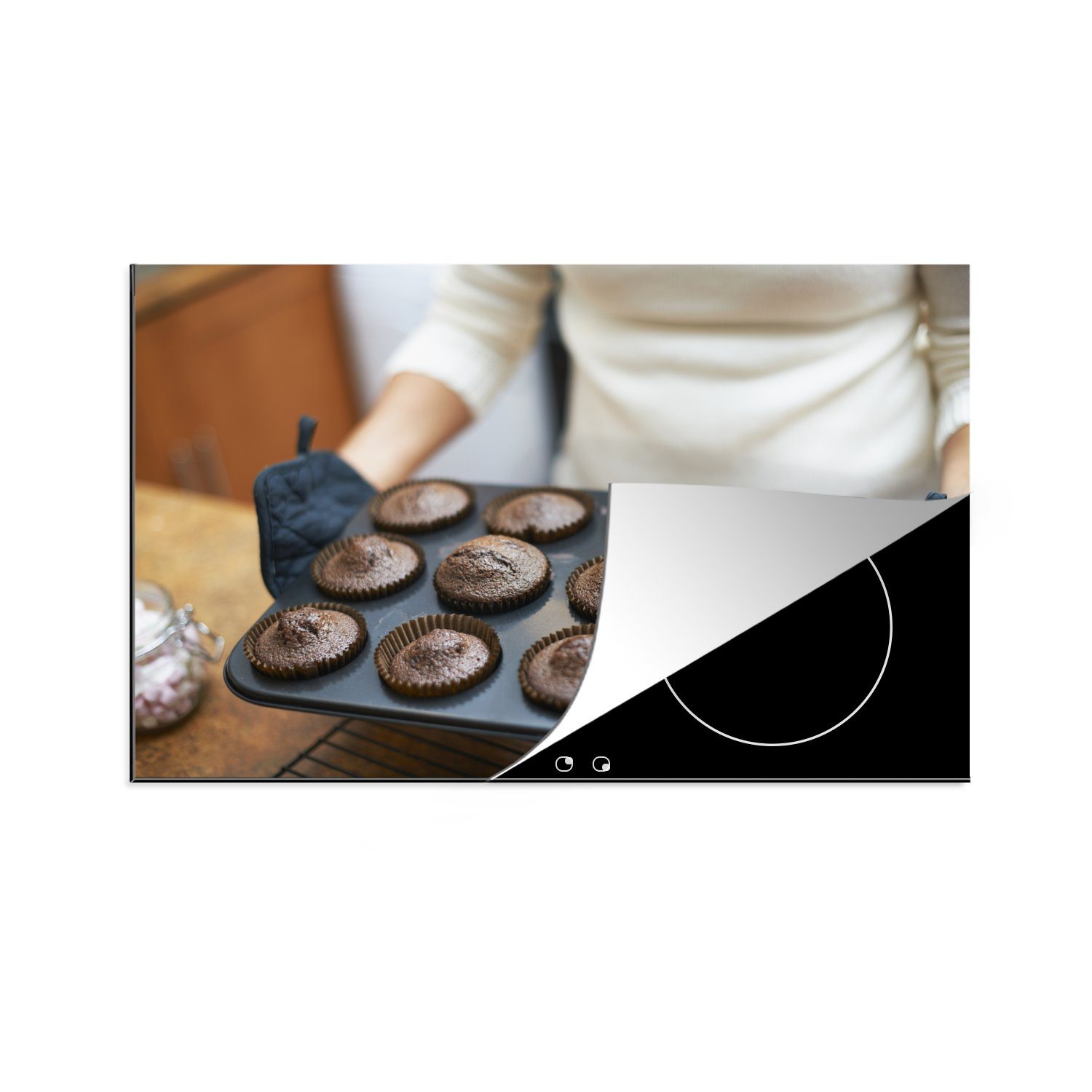 MuchoWow Herdblende-/Abdeckplatte Eine Schüssel mit frisch gebackenen Cupcakes, Vinyl, (1 tlg), 81x52 cm, Induktionskochfeld Schutz für die küche, Ceranfeldabdeckung