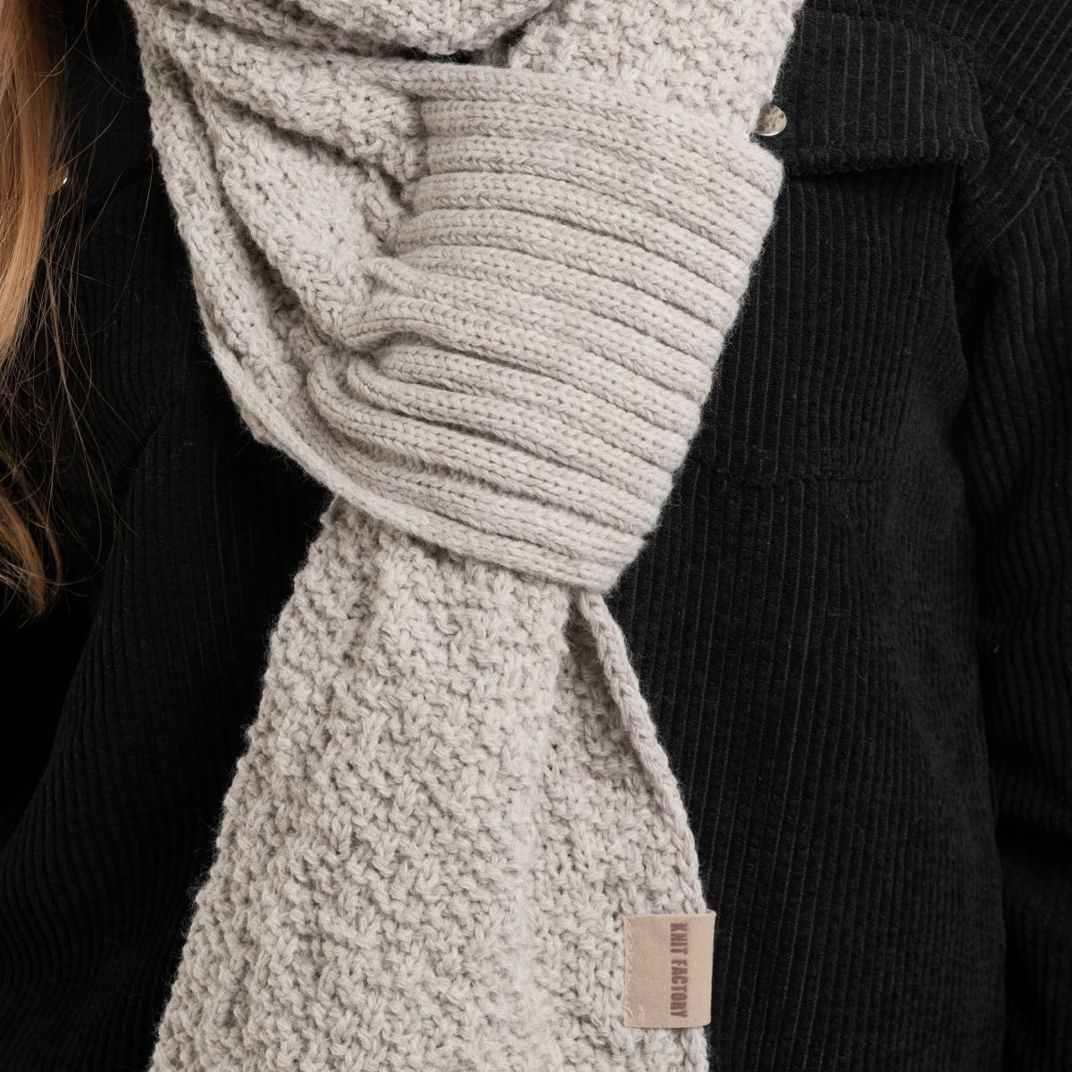 Knit Factory Strickschal Haze Schal Iced Clay, (1-St), Schal Halstuch Dreiecksschal Tuch Strickmode