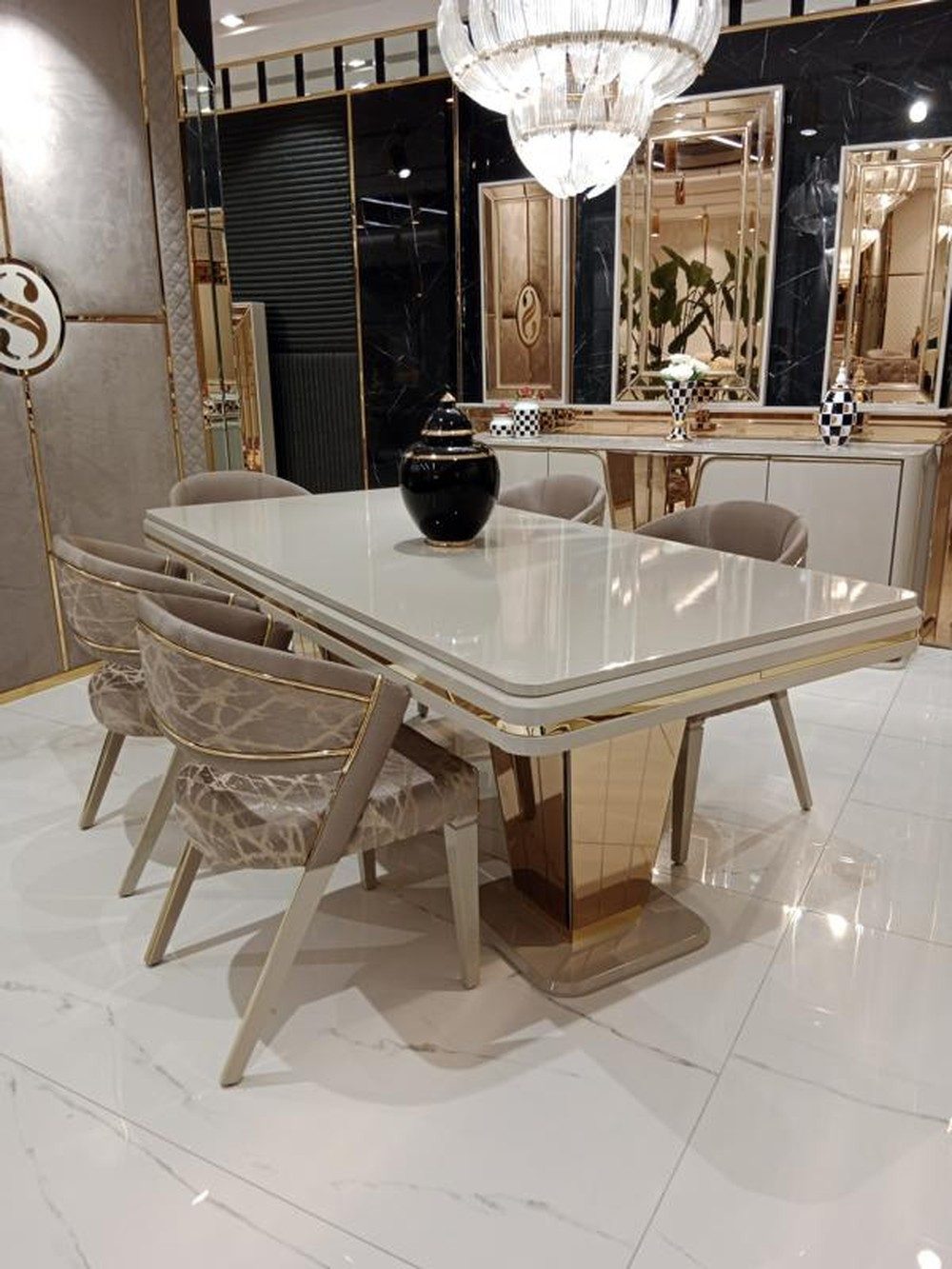 JVmoebel Esszimmer-Set Elegantes Esstisch-Set mit freundlichen Stühlen in Holzoptik, (5-St., Esstisch + 6x Stühle), Made in Europa