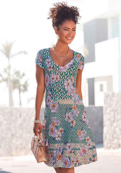 LASCANA Sommerkleid mit V-Ausschnitt im Alloverprint, luftiges Strandkleid, Jerseykleid