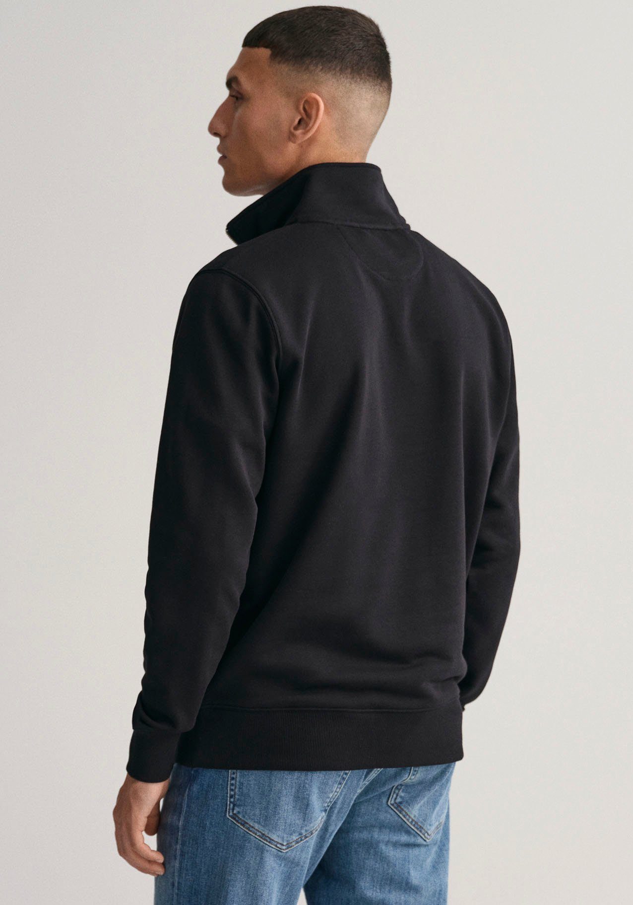 der REG BLACK HALF SWEAT ZIP Sweatshirt auf Logostickerei mit Brust Gant SHIELD