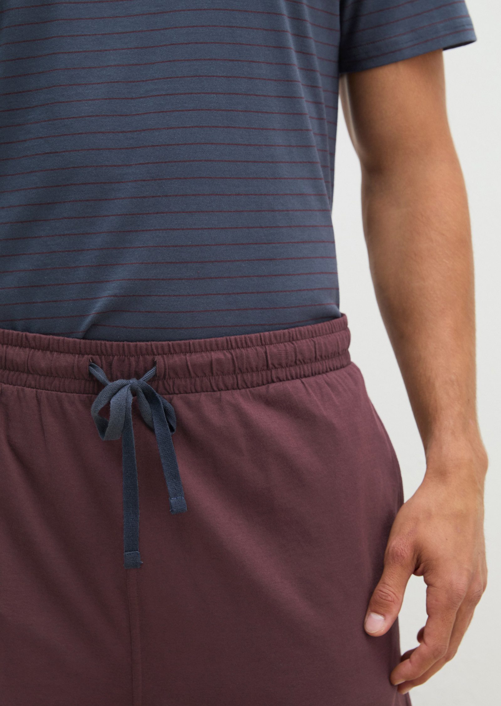 Marc O'Polo Shorty aus Baumwoll-Jersey, mit geometrischen Prints und feinen Streifen – Bild 4 von 4