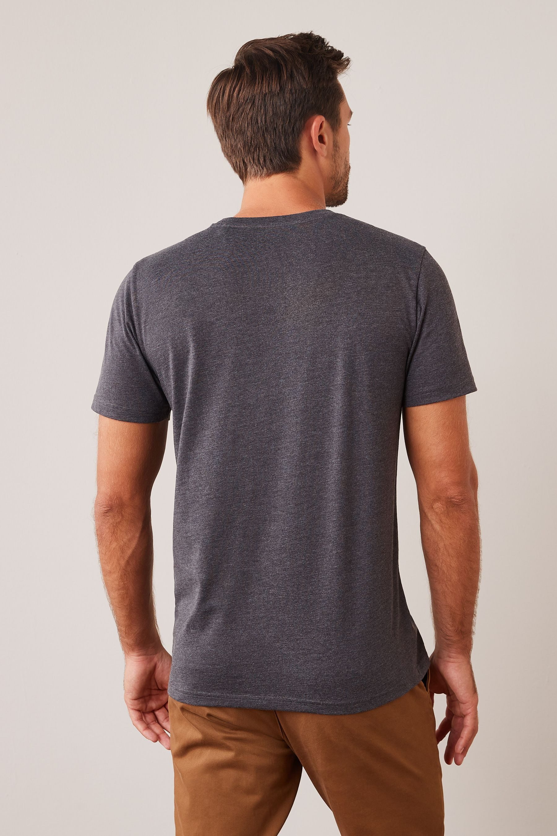 Next T-Shirt Essential Regular Fit Rundhals-T-Shirt (1-tlg)