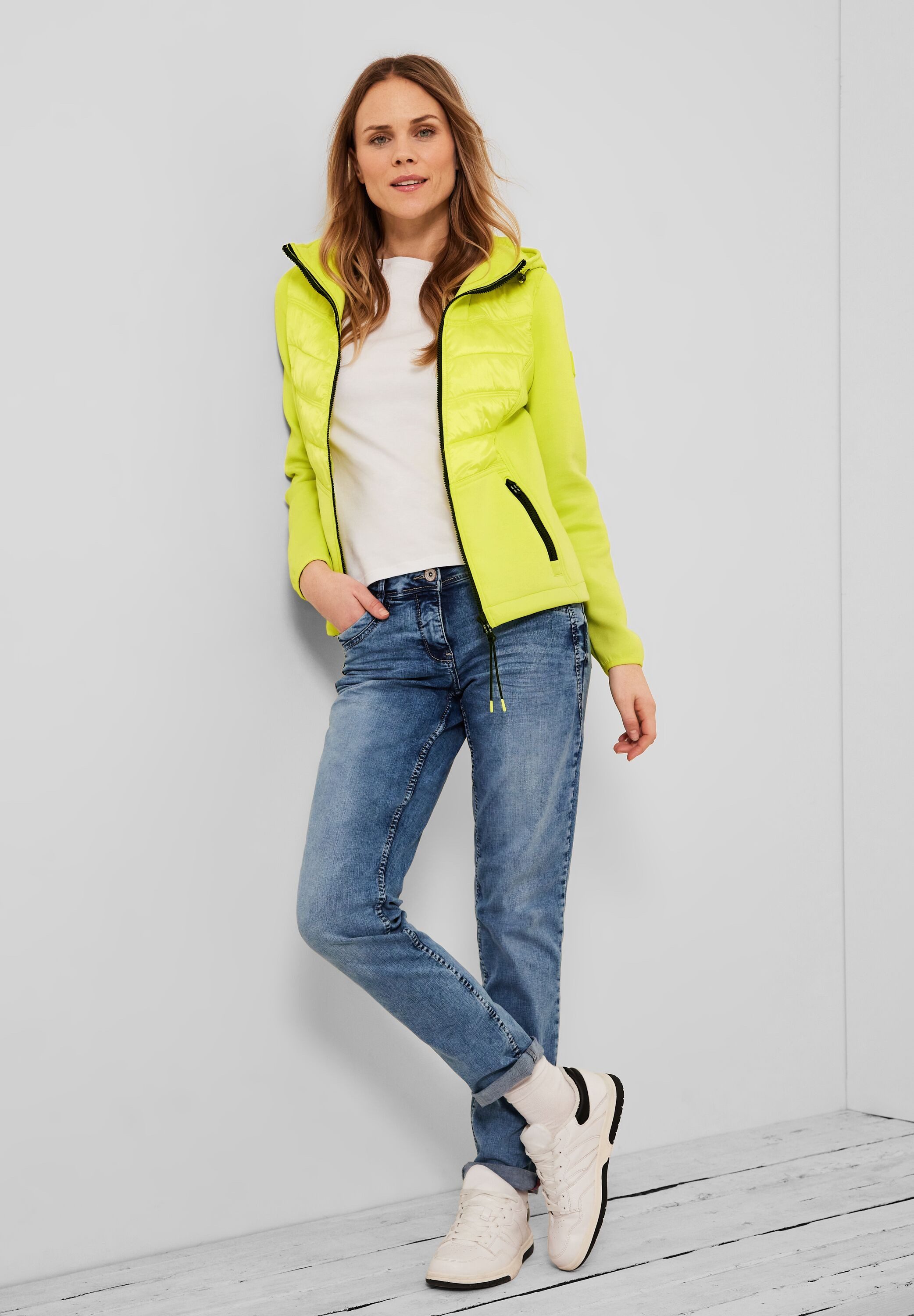 Outdoorjacke Scubajacke im Materialmix