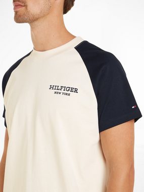 Tommy Hilfiger T-Shirt MONOTYPE RAGLAN COLORBLOCK TEE mit Rundhalsausschnitt