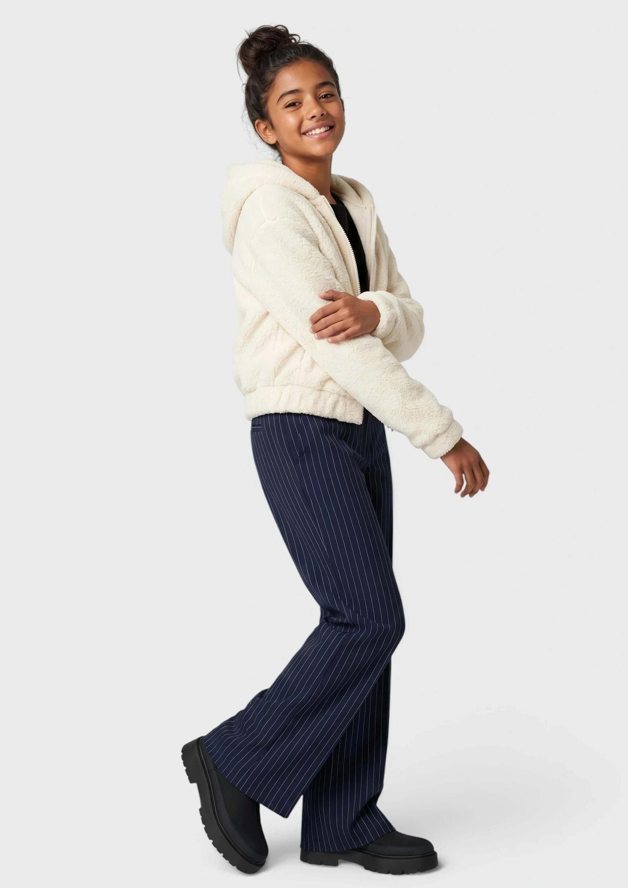 s.Oliver Sweatjacke Sweatshirt Jacke Verkürzte Oversize-Teddyjacke mit Kapuze – Bild 3 von 4