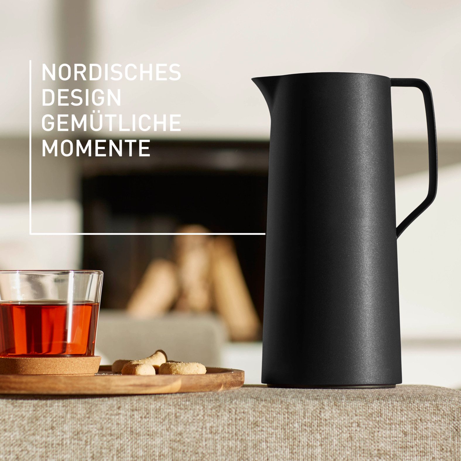 Emsa Isolierkanne Motiva in modernem Design, 100% auslaufsicher, Made in Germany, 1 l, (doppelwandiger Glasisolierkolben, bis zu 12h warm/24h kalt), Quick-Press-Deckel, Einhandbedienung, ergonomischer Schraubdeckel