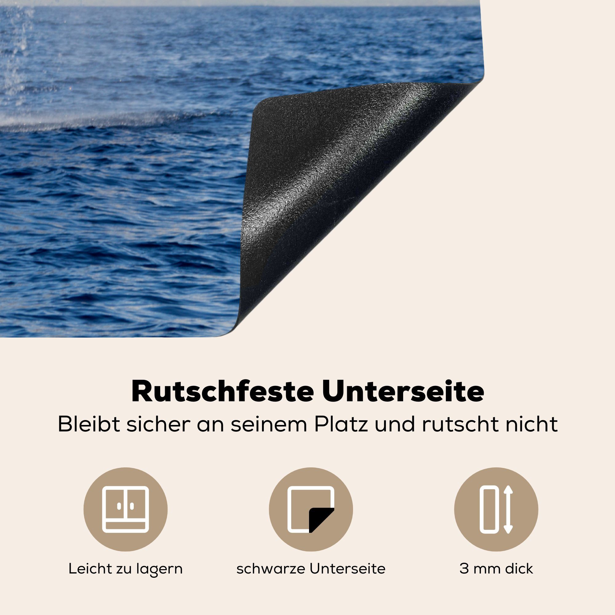 MuchoWow Herdblende-/Abdeckplatte springt Buckelwal Schutz küche, 71x52 Ein für die aus Ceranfeldabdeckung Wasser, cm, Vinyl, tlg), (1 dem Induktionskochfeld