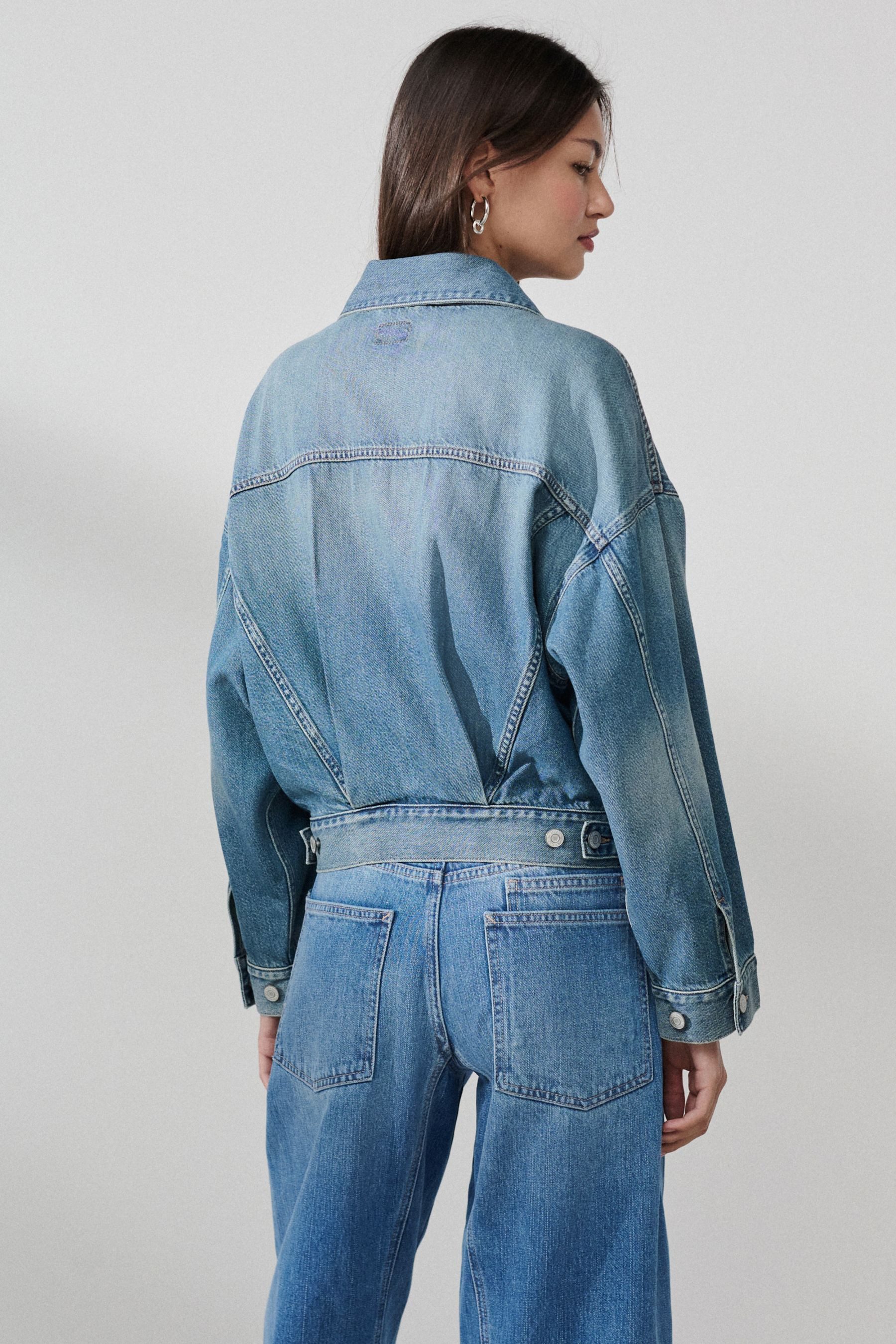 Next Jeansjacke Relaxed Fit Trucker-Denimjacke (1-St) – Bild 2 von 5