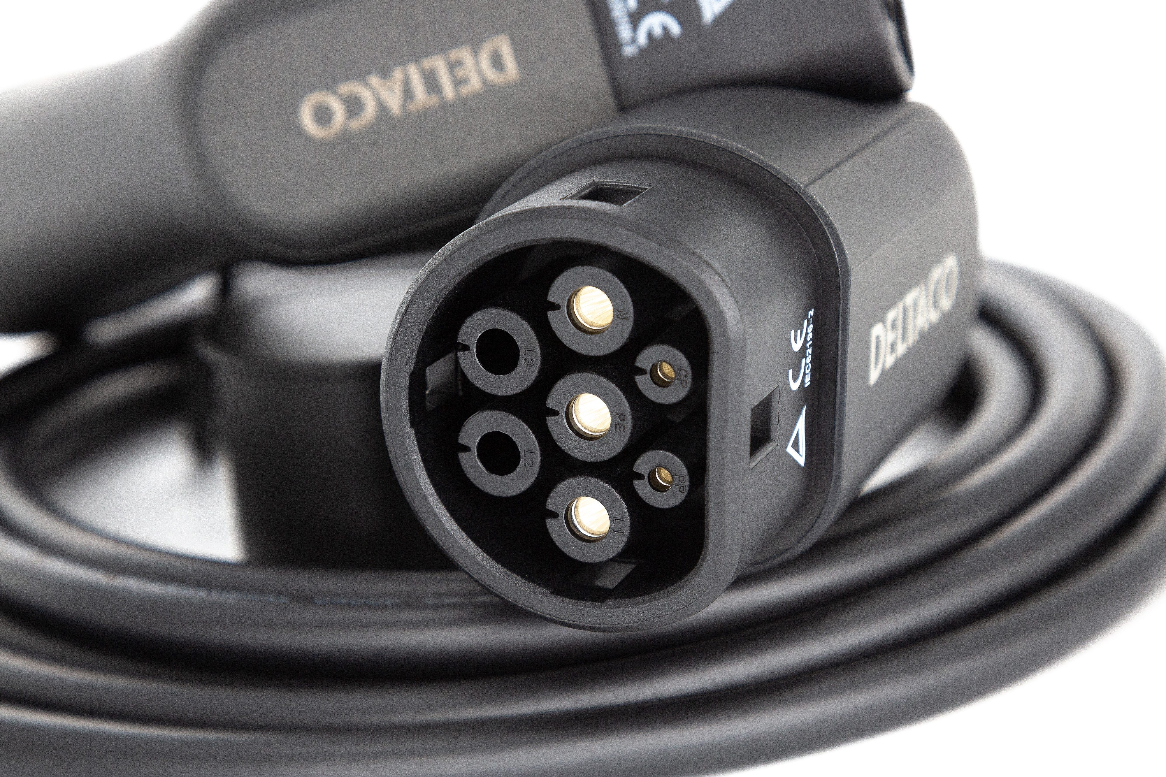 DELTACO EV-3215 Autoladekabel, für Hybrid und E-Autos, Typ 2 auf Typ 2 (500 cm), IP66 Zertifiziert, 3-Phasig 16A 11kW, inkl. Tasche