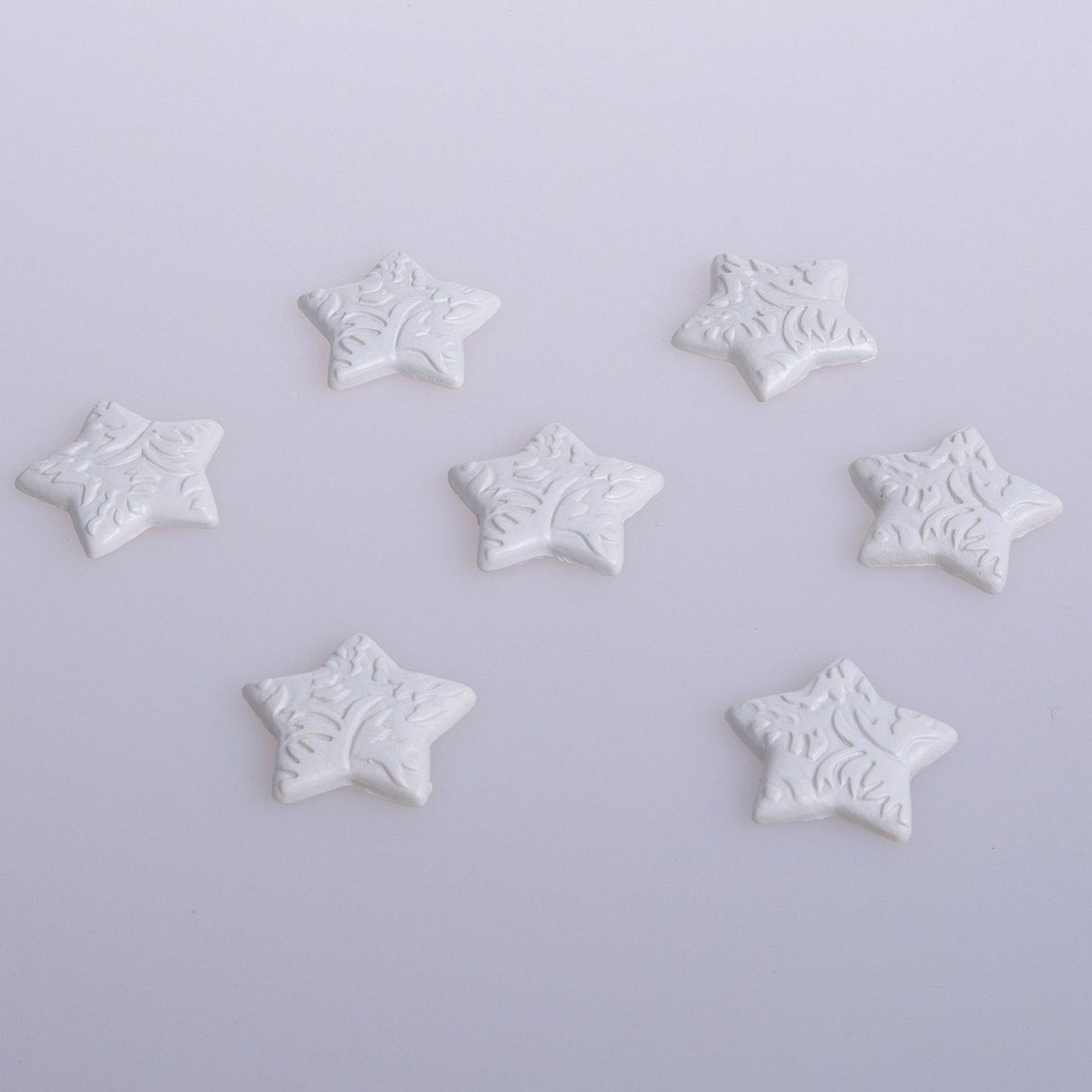 Deko AS Streudeko Streudeko Reliefstern - weiß - ca. 3 cm - 48 Stück -, (48-tlg), Reliefoberfläche