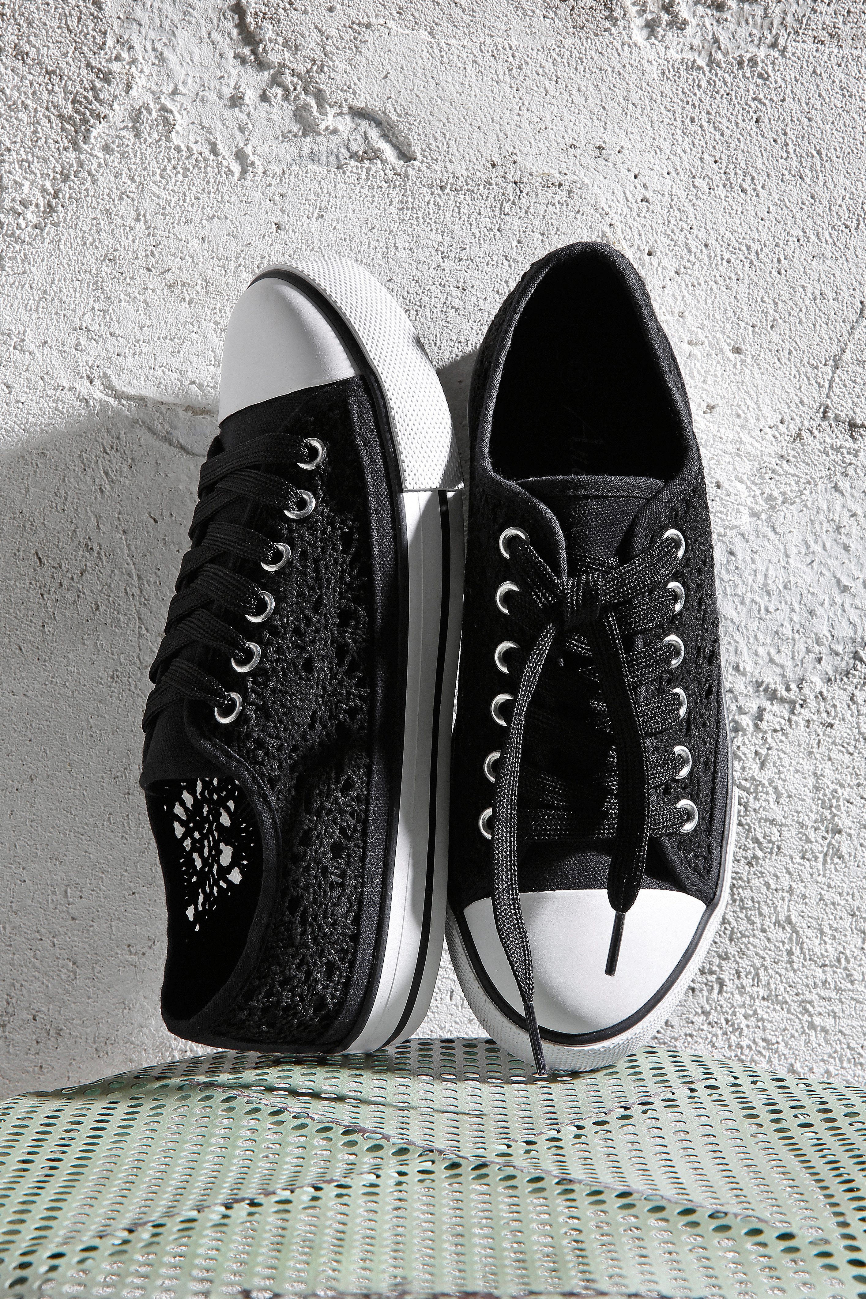 Aniston SHOES Sneaker Schnürschuh, Freizeitschuh in Häkeloptik - NEUE KOLLEKTION