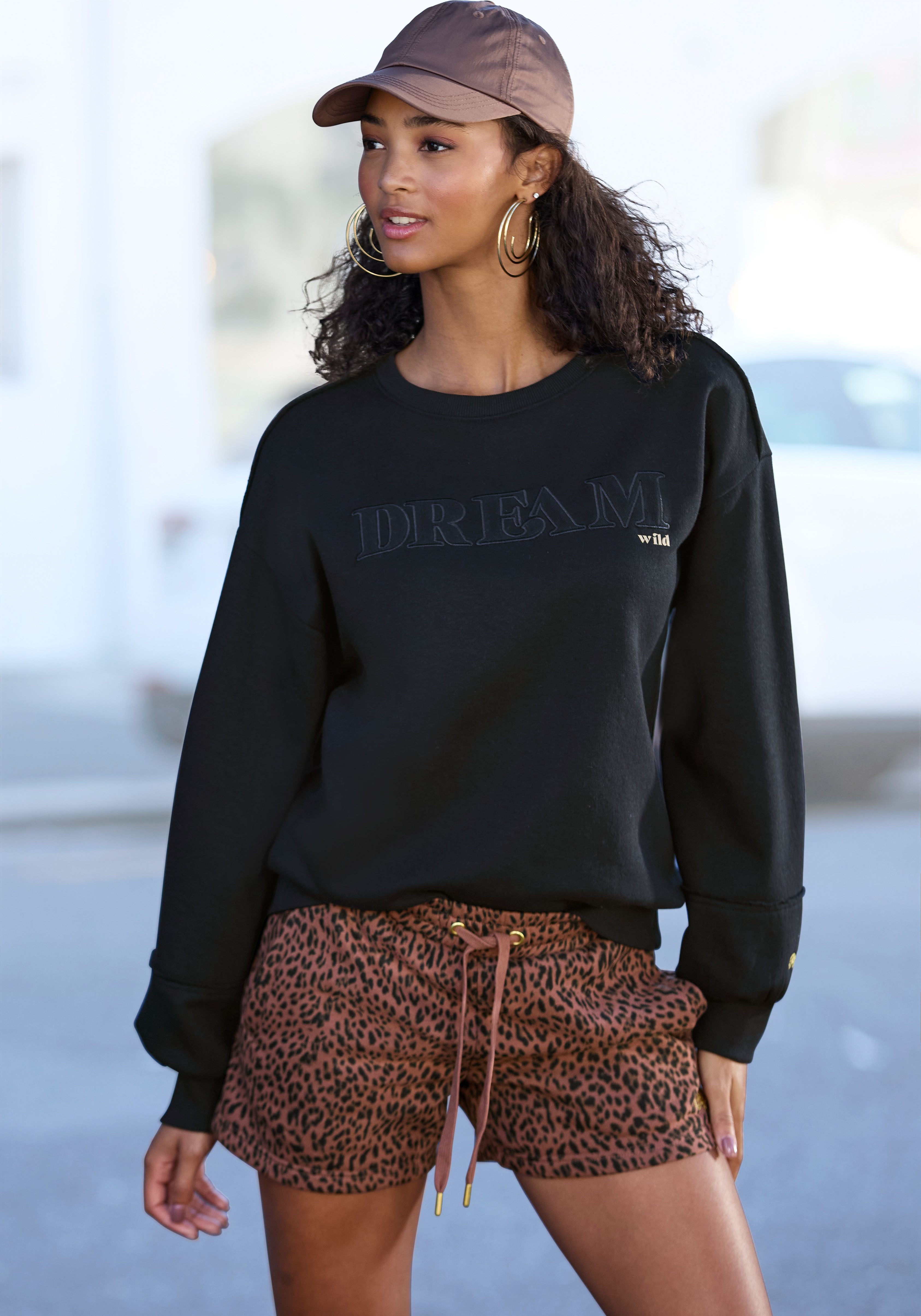 Buffalo Sweater mit aufwendiger Stickerei