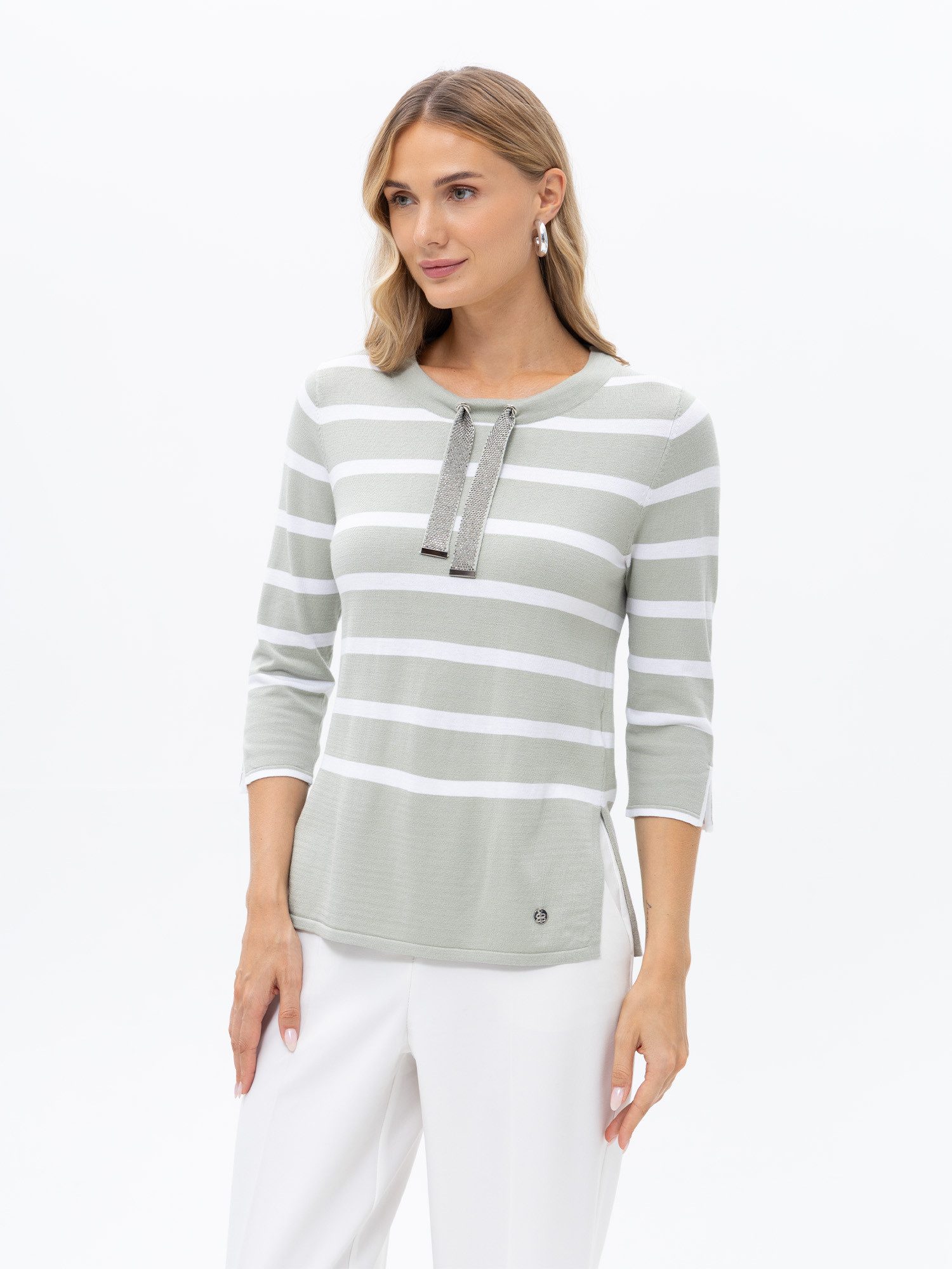 Strickpullover mit Glitzerbändern