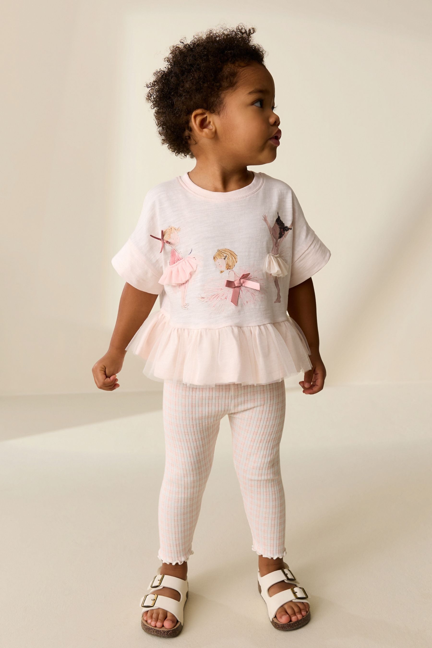 Shirt & Leggings Kurzarm-T-Shirt mit Schößchen und Leggings im Set