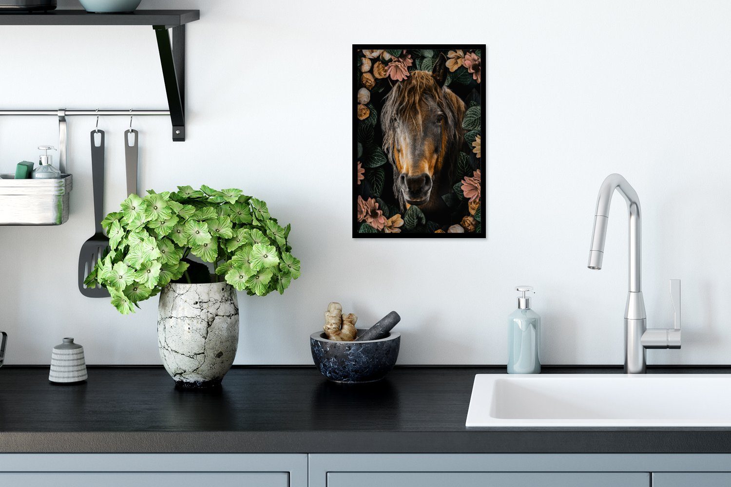 MuchoWow Poster Pferd Bilder, St), Blumen Blätter, Schwarzem (1 Wandposter, Poster, - Gerahmtes Wanddeko, - Bilderrahmen