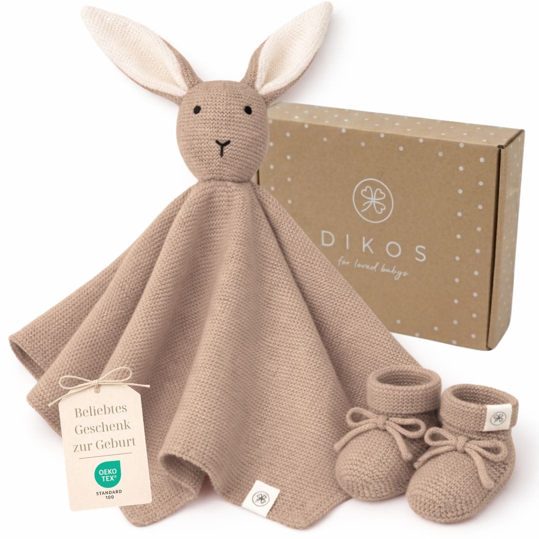 DIKOS Kuscheltuch SCHMUSE-Hase mit Söckchen 100% Bio-Baumwolle PREMIUM Geschenkset, (Strick-Set, Schnuffeltuch mit süßem Hasen - perfekt als erster Kuschelfreund), Geschenk zur Geburt, Babygeschenk, Erstausstattung Neugeborene