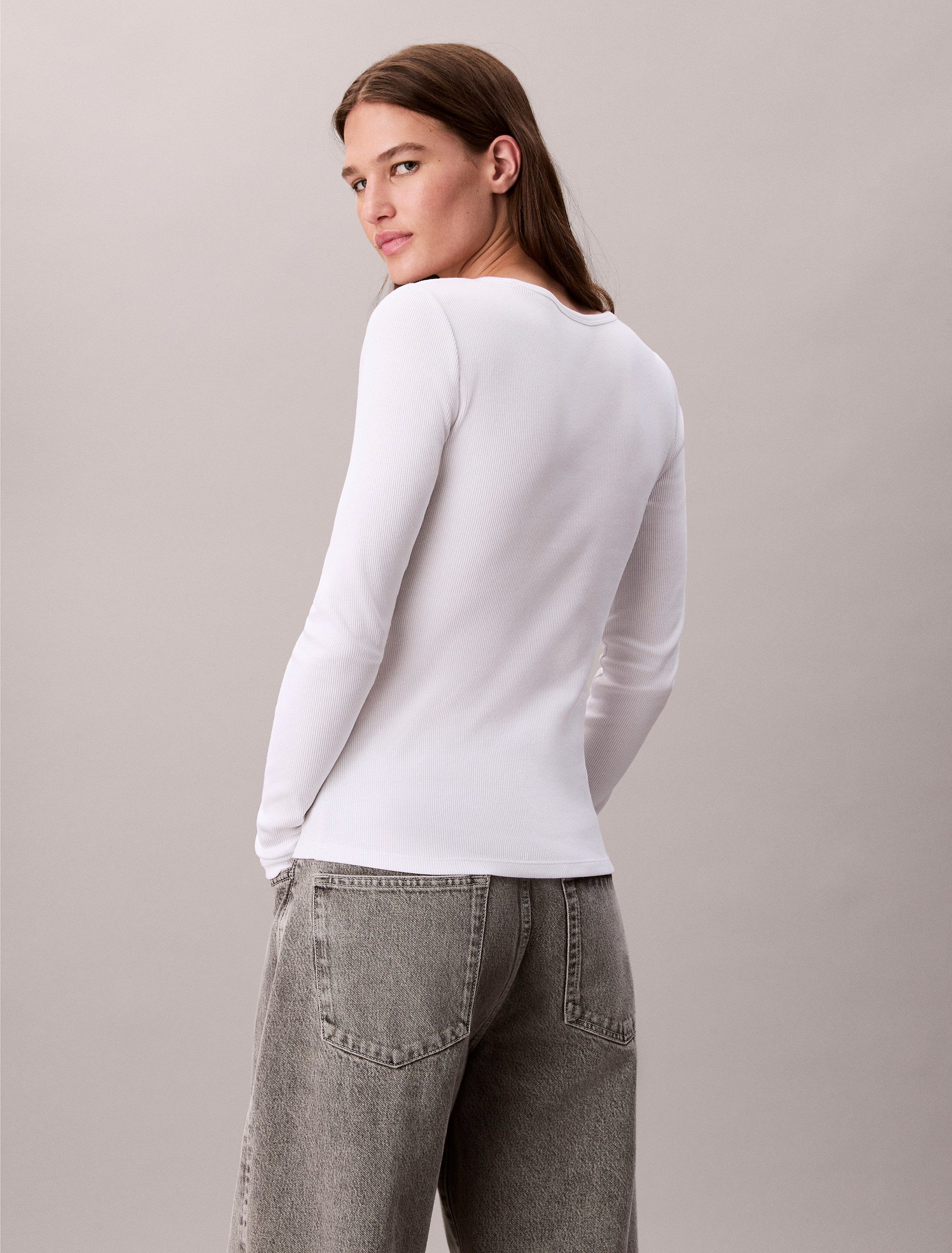 Calvin Klein Jeans Langarmshirt LS WOVEN LABEL 2X2 RIB SCOOP NEC Mit Rundhalsausschnitt, regular fit