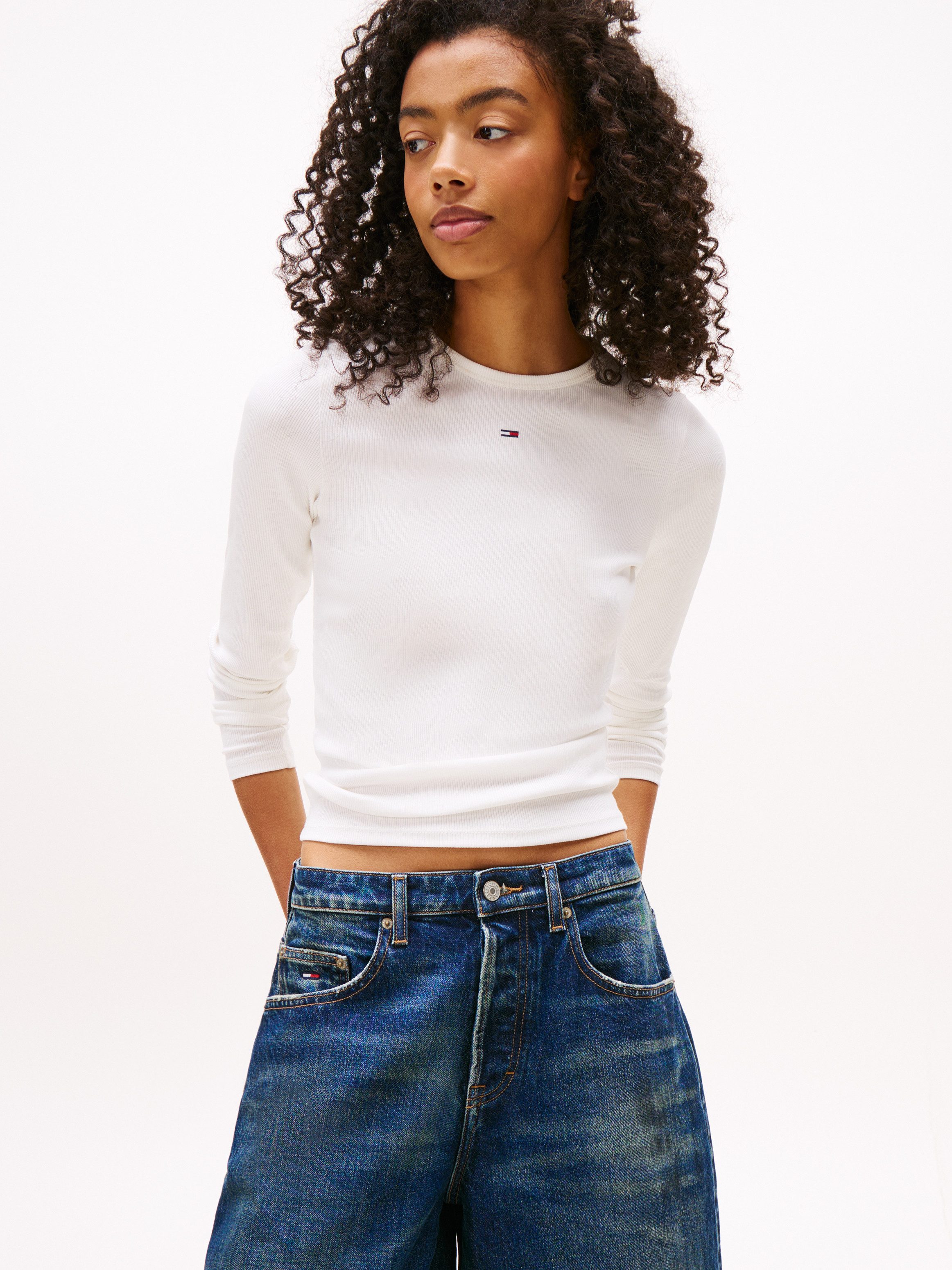 Tommy Jeans Langarmshirt TJW SLIM ESSENTIAL RIB LS mit Logostickerei günstig online kaufen