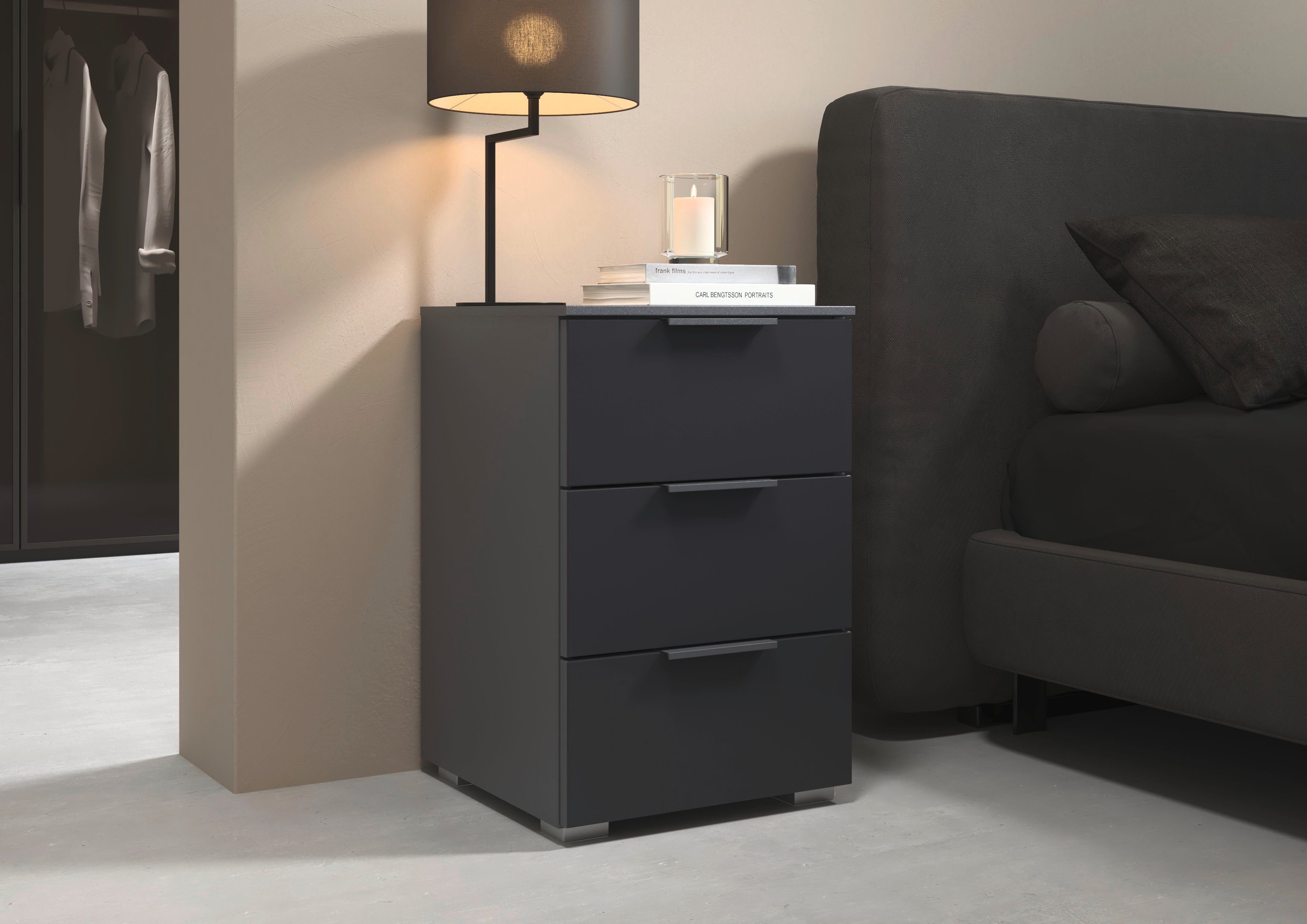 OTTO home Nachtkommode Nachttisch Nachtschrank Nachtkonsole AGORDO mit Glasfront (in zwei Griff-Farben, Breite 40 cm), mit 3 geräumigen Schubladen für viel Stauraum MADE IN GERMANY